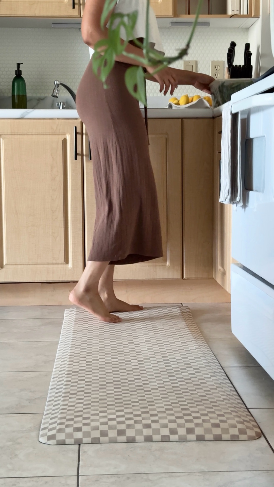 Checkered standing mat🤩 
#aestheticmat #kitchenmat #aesthetickitchen