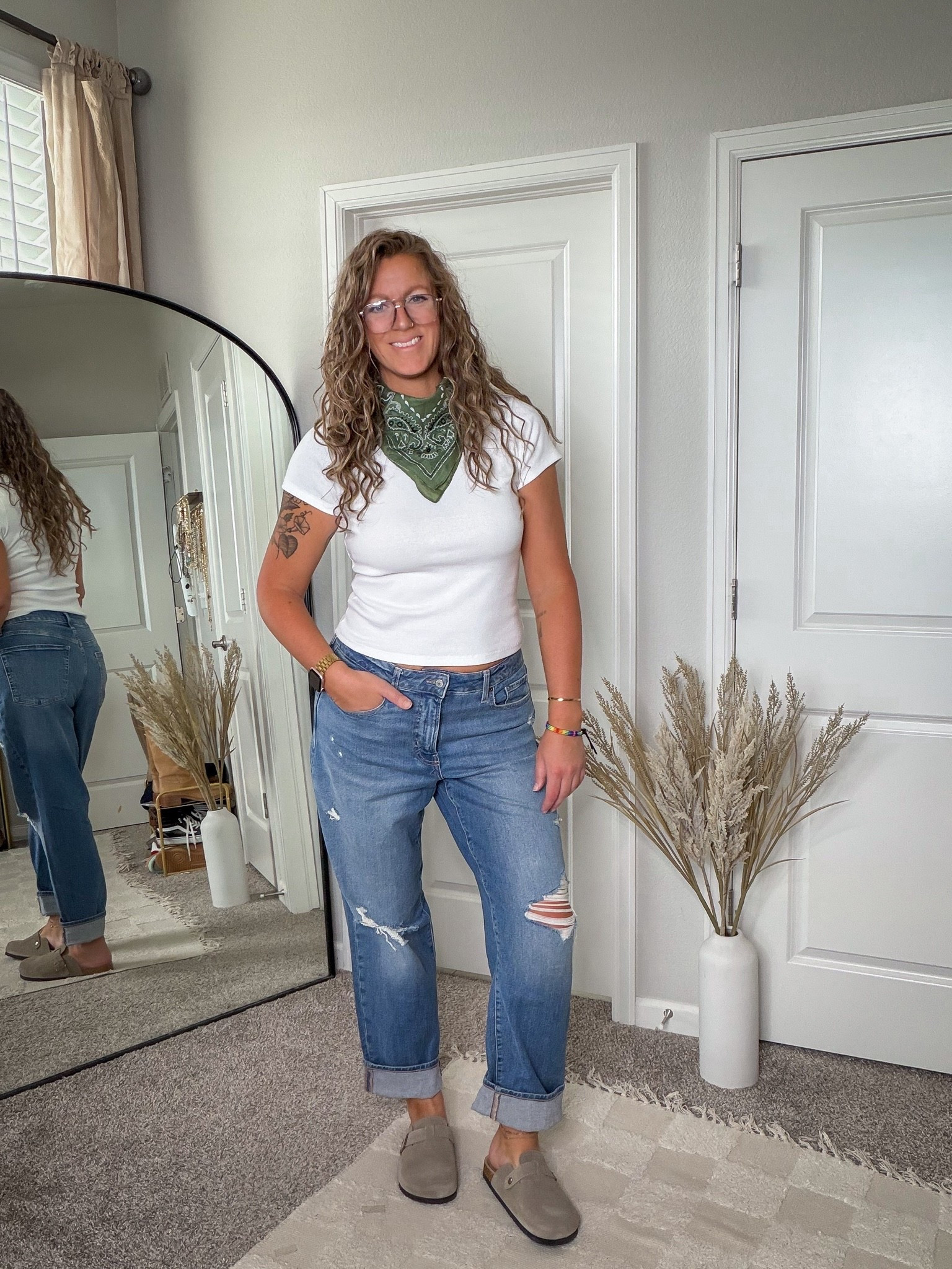 Large tee, 31 regular jeans (40% off, extra 20% off for cardmembers with code: VIP)

#LTKOver40 #LTKTall