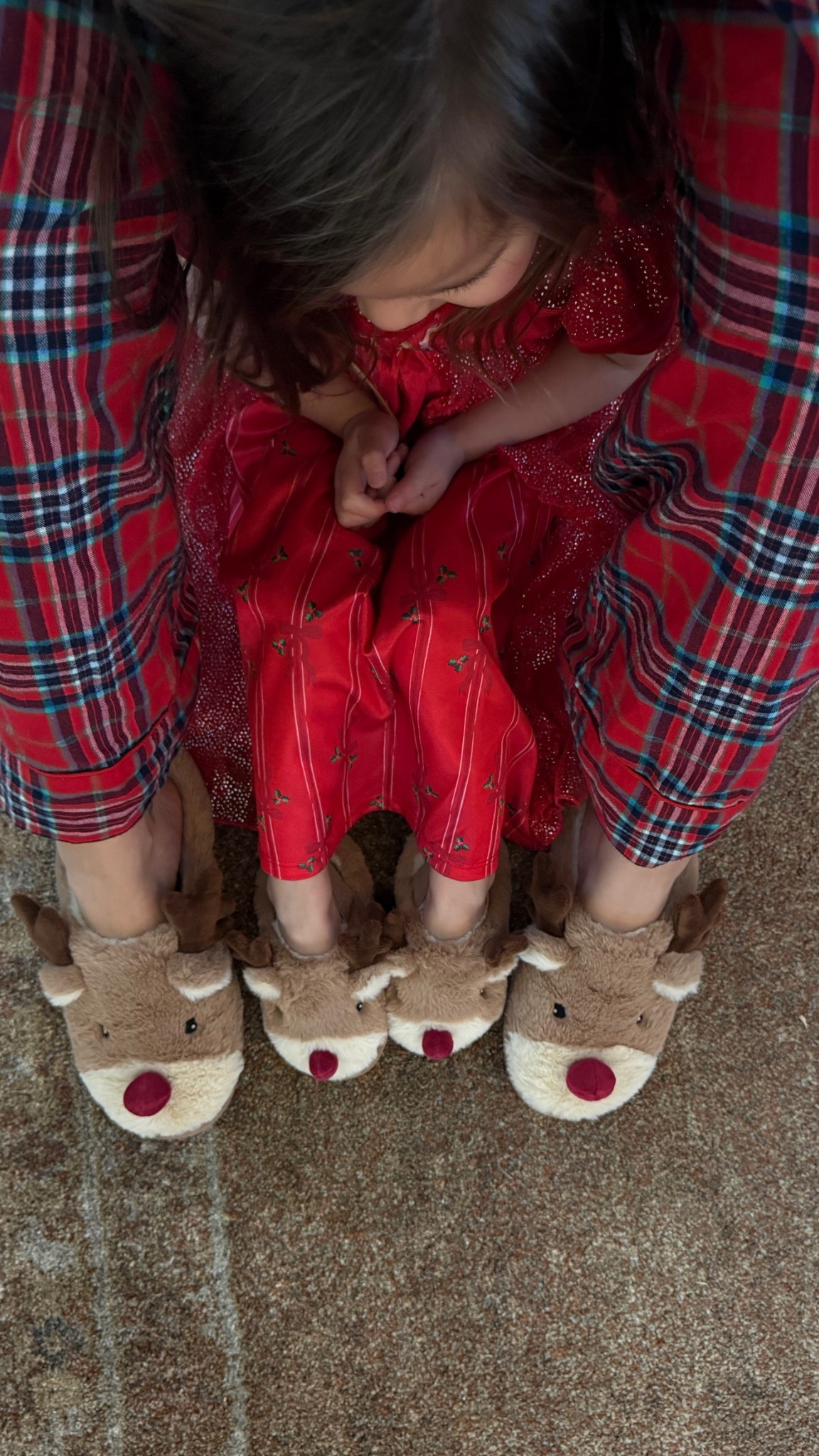 I’m wearing a kids 6-7 (normally I’m a 6.5-7 and I have about half inch of room)