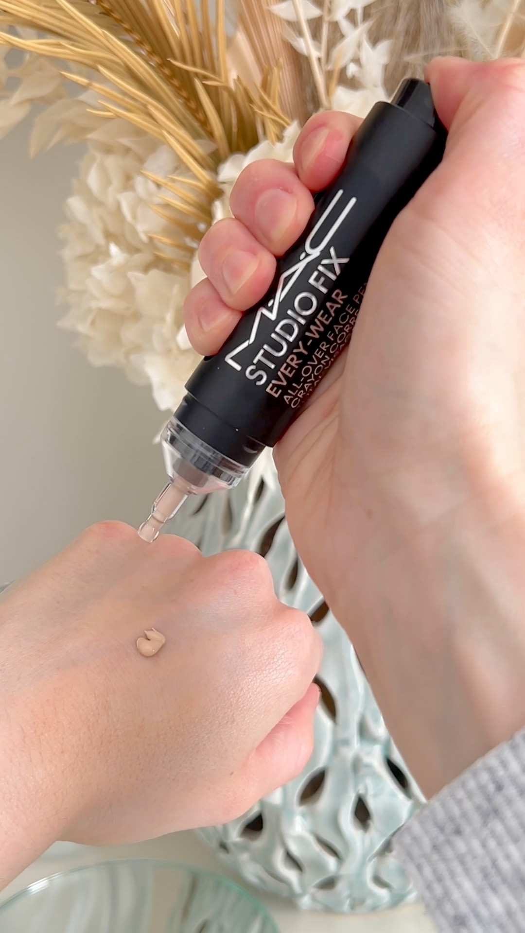 A foundation in a pen that also acts as a concealer! The packaging is truly on point👌🏻 

#LTKbeauty