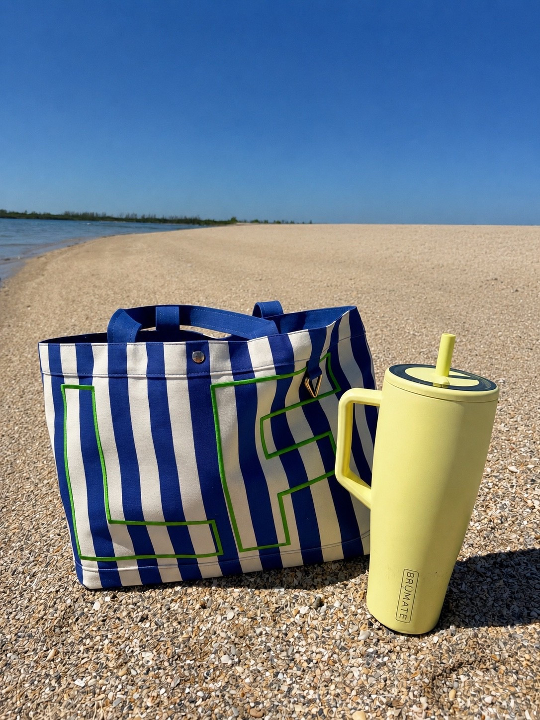 Medium size bag absolutely loving @baublebar lately

#LTKSwim #LTKSaleAlert #LTKdayinmylife
