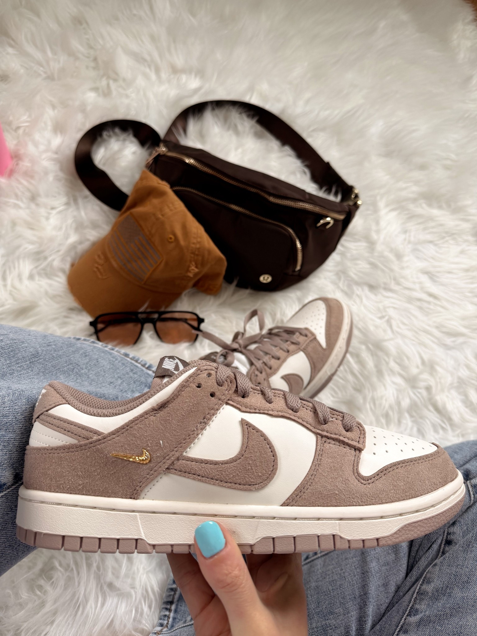 These shoes are so comfy!! 

#LTKmomlife #LTKootd #LTKgrwm