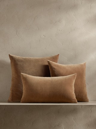 Timeless Velvet Pillow | Banana Republic (US)