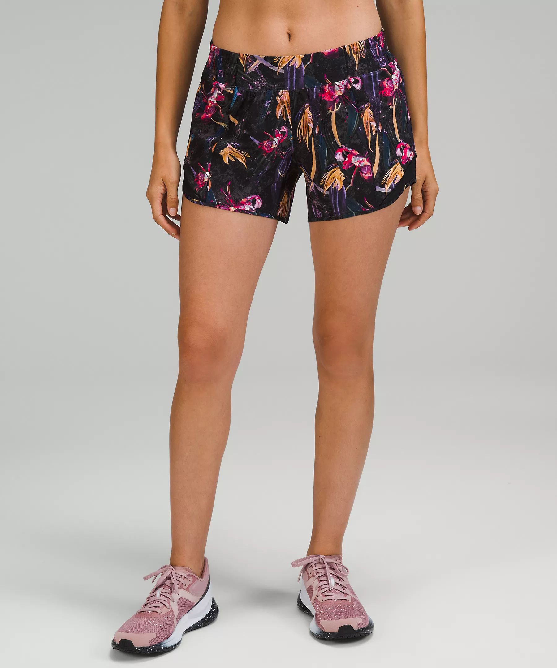 Hotty Hot Low-Rise Lined Short 4" | Lululemon (US)