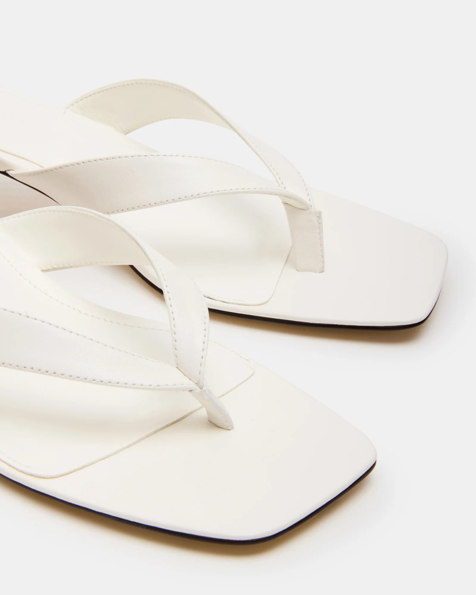 TRACIE White Leather Thong Strap Women's Kitten Heel | Steve Madden (US)