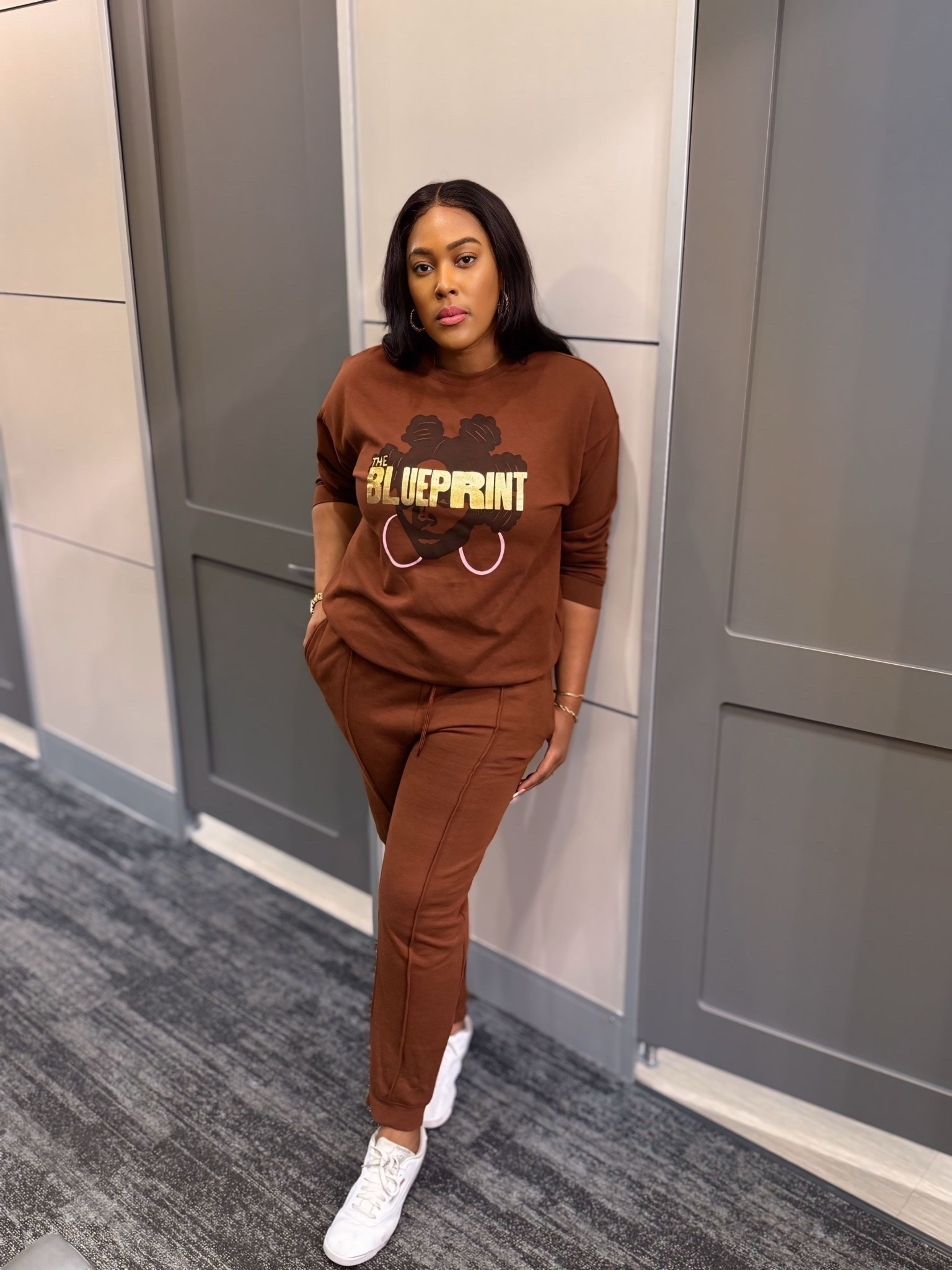 Okay this look is giving cozy, cute, and effortless all at once… and yes, it’s from Target.
I’m kind of obsessed with this set because it’s comfy enough for errands but still looks put together.
Of course I had to grab it before it sells out.

#LTKootd