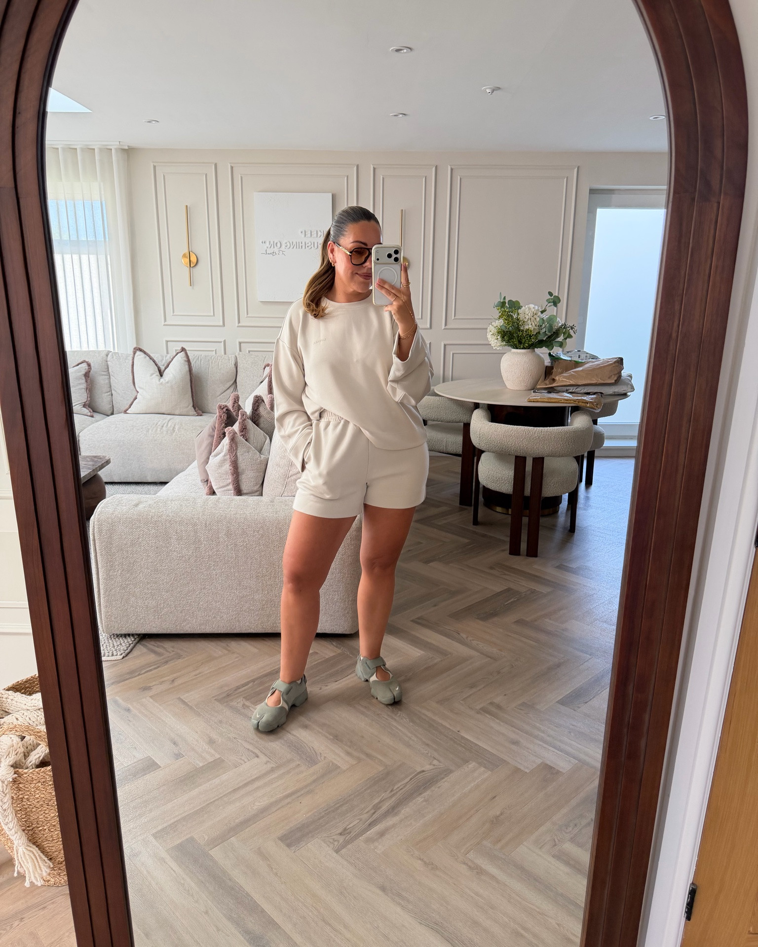Today’s choice of outfit 😍 also in the saleeee girlies!! I’ve sized up for a looser fit! 

USE code FREEDELIVERYSH at checkout❤️

#LTKuk #LTKmidsize #LTKfitness