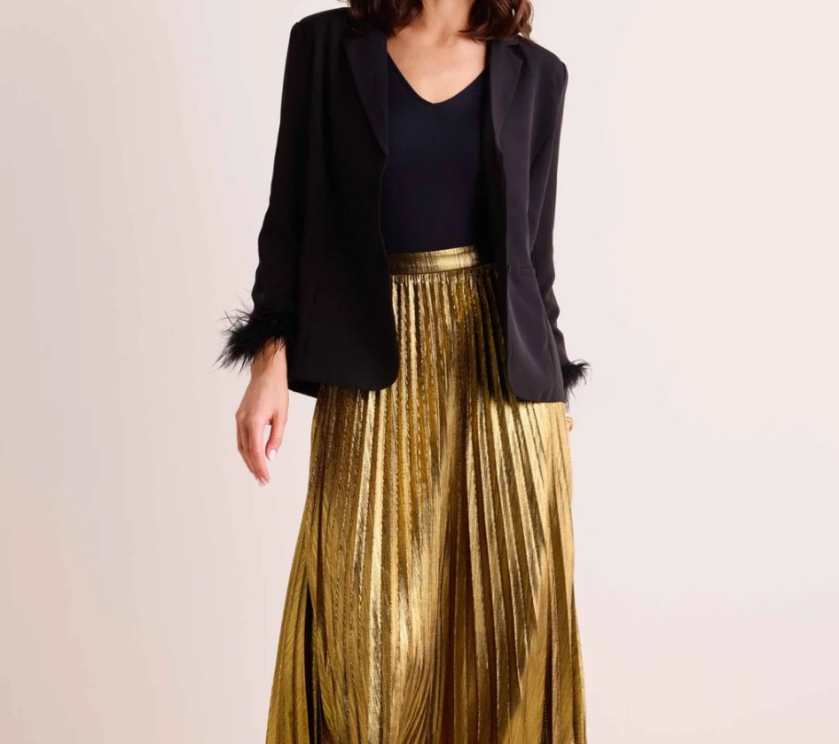 Perfect holiday Skirt.. love to mix Gold with navy & cream. 

#LTKParties #LTKSeasonal #LTKHoliday