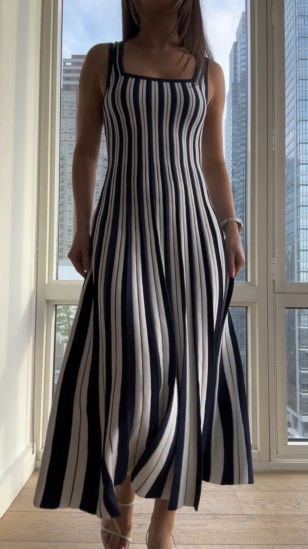 Staud dup ? 👀




Dup, sale alert , holiday dresses , Memorial Day dresses 

#LTKU #LTKSeasonal #LTKFindsUnder100