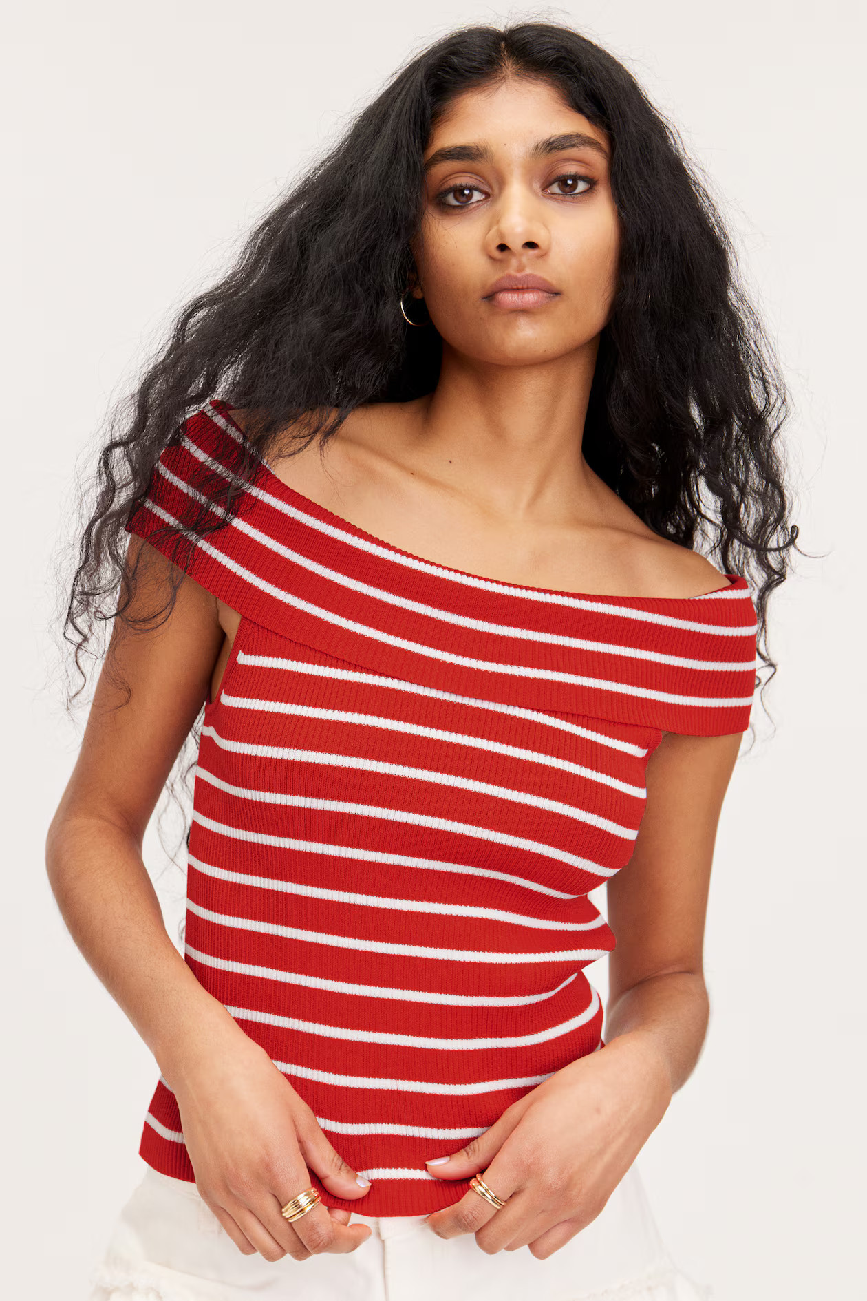 Gestricktes Off-Shoulder-Top - Kurzarm - Normale Länge - Rot-weiß gestreift - Ladies | H&M AT | H&M (DE, AT, CH, NL, FI)