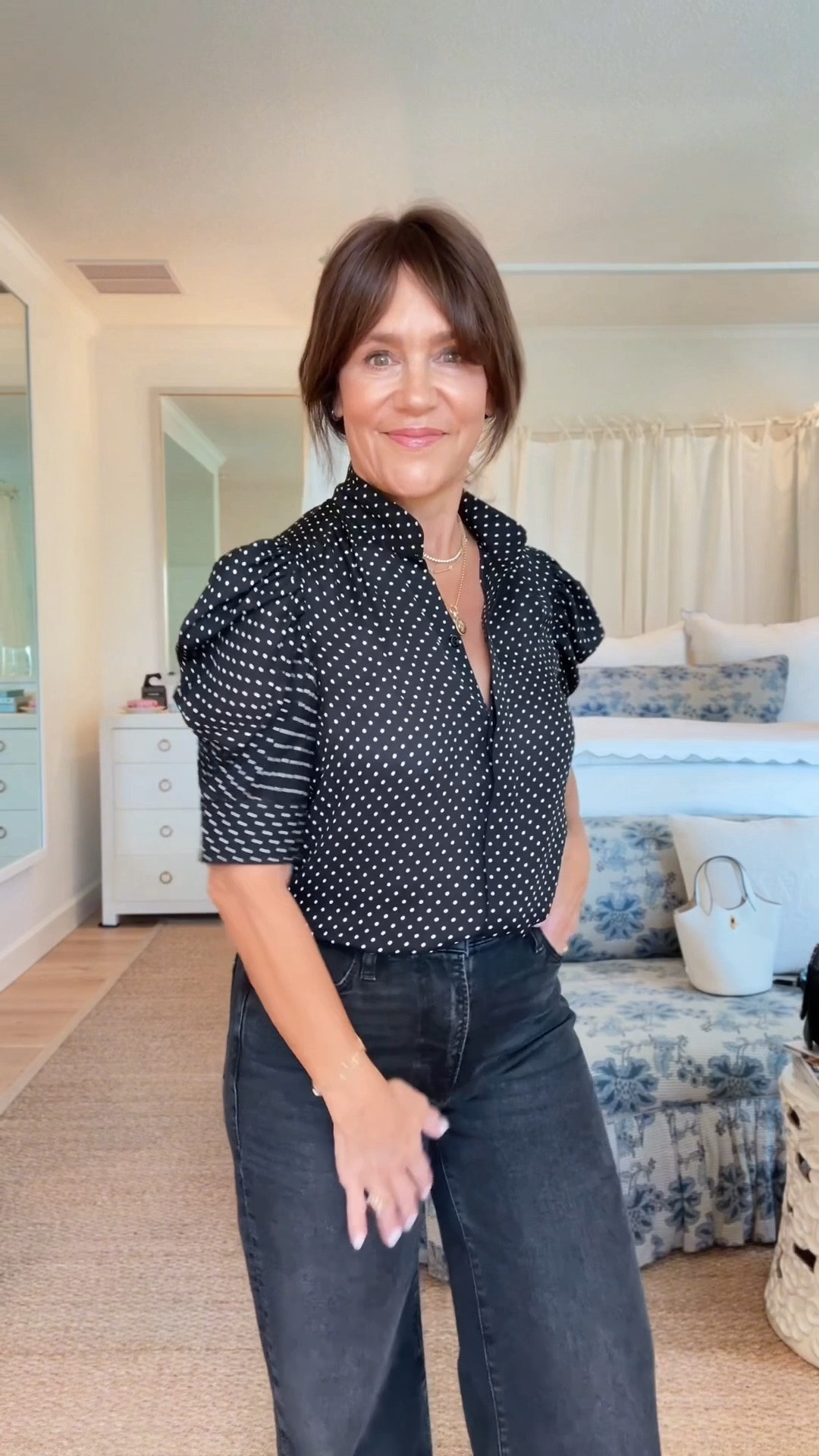 This blouse is so good, I own it in like 5 colors/prints 😂 This is one of my highest recommendations ✨✨ Linking more to my favorite colors!

#LTKootd #LTKOver40 #LTKSeasonal