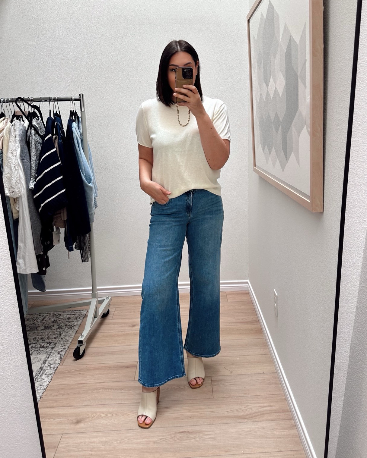 LOVED this cashmere - cotton tee. This was a new arrival and I wanted to give it a try. But when I ordered it, I didn’t realize it’s the exact same color as my Gap one I’ve been wearing non-stop. So I’ll be sending this back and maybe waiting for some more colors to come in! Because I love the weight (very light weight) and the fit is relaxed but tailored.


I'm in the 30 of the jeans! TTS  

 