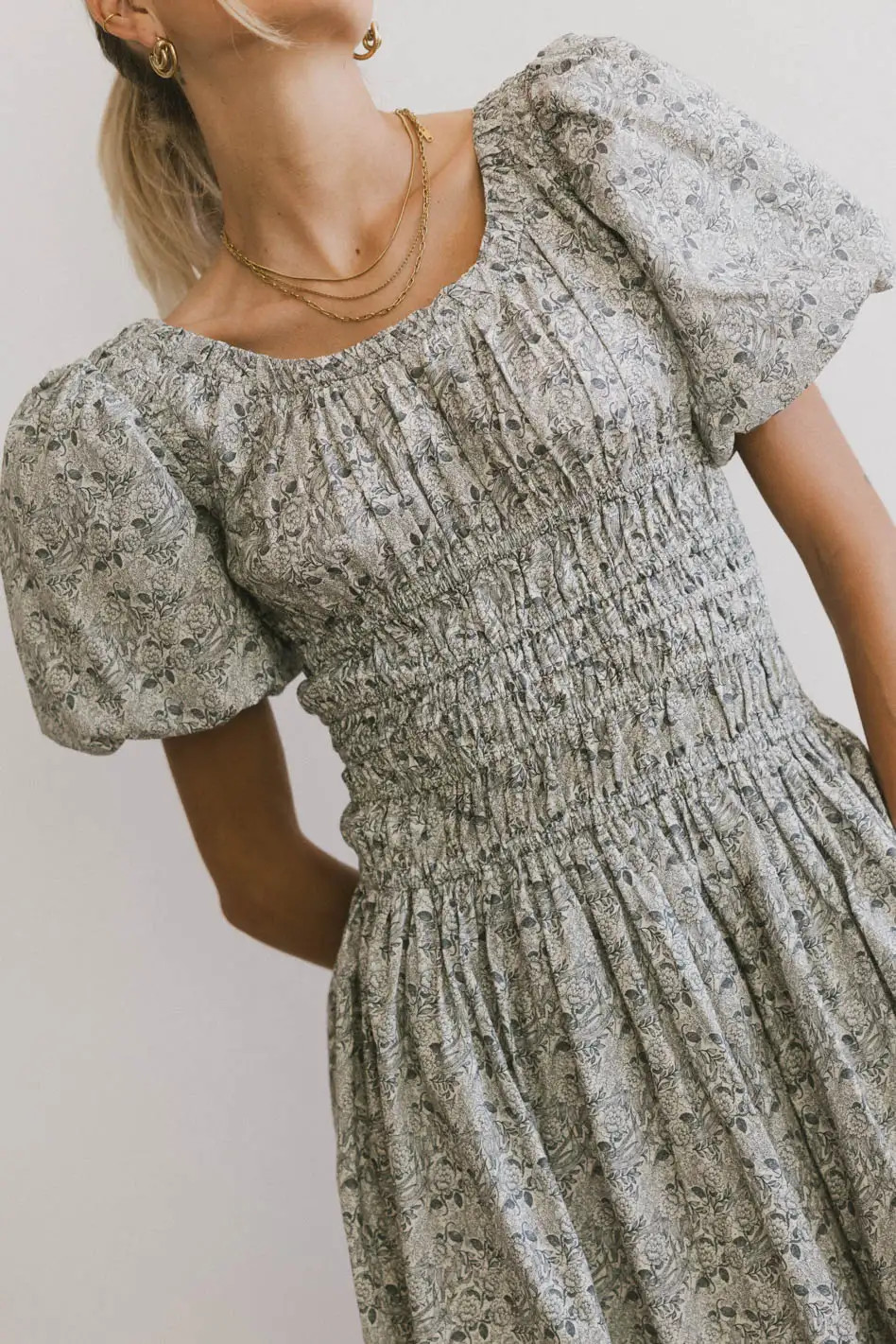 Lucille Smocked Floral Dress in Navy | Böhme US
