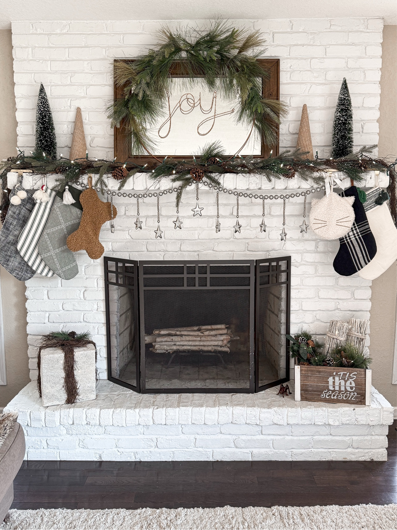 Rustic Farmhouse Christmas Mantel 

#LTKHome #LTKHoliday #LTKSeasonal