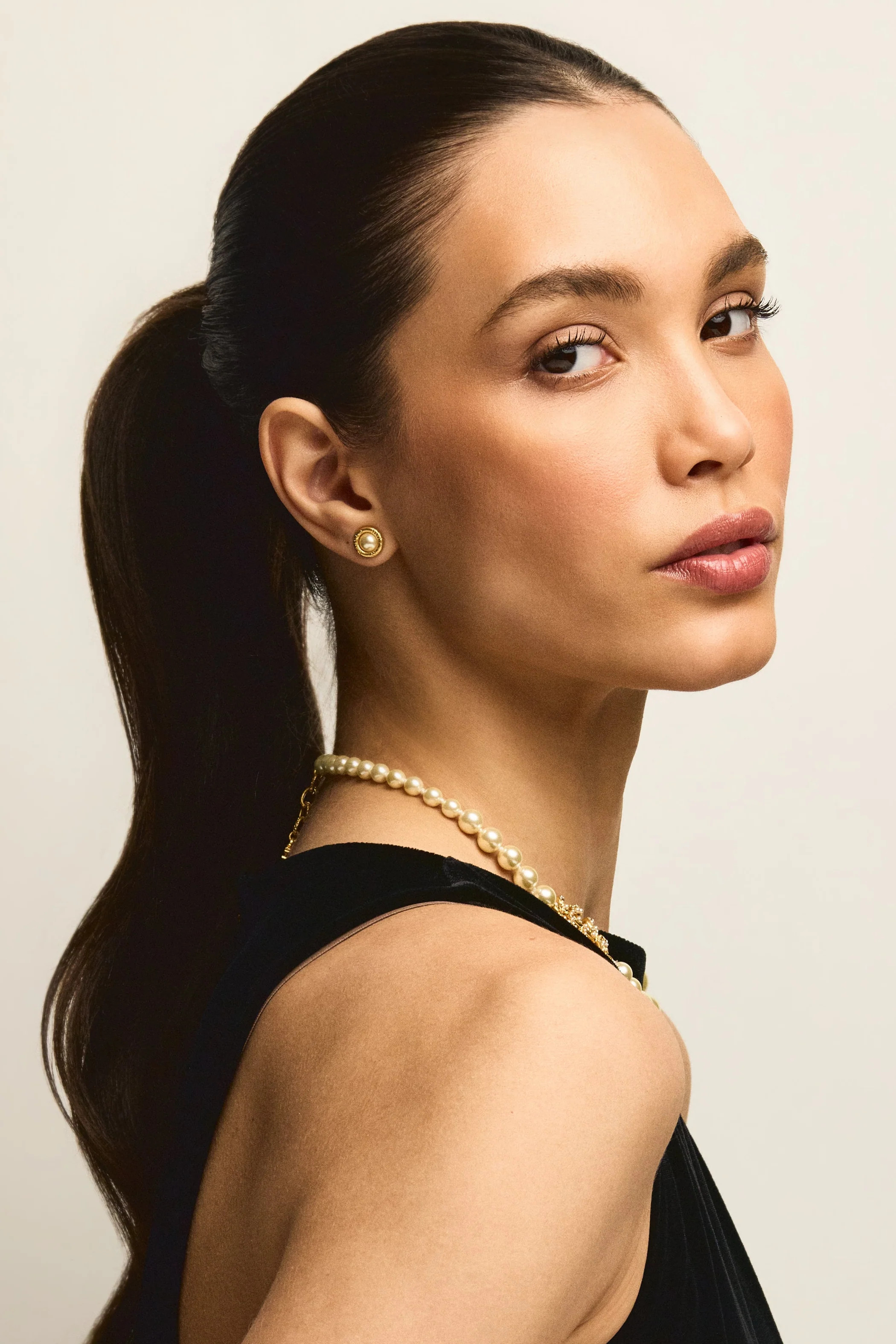 Stud Earrings (Pearl) | Holland Cooper
