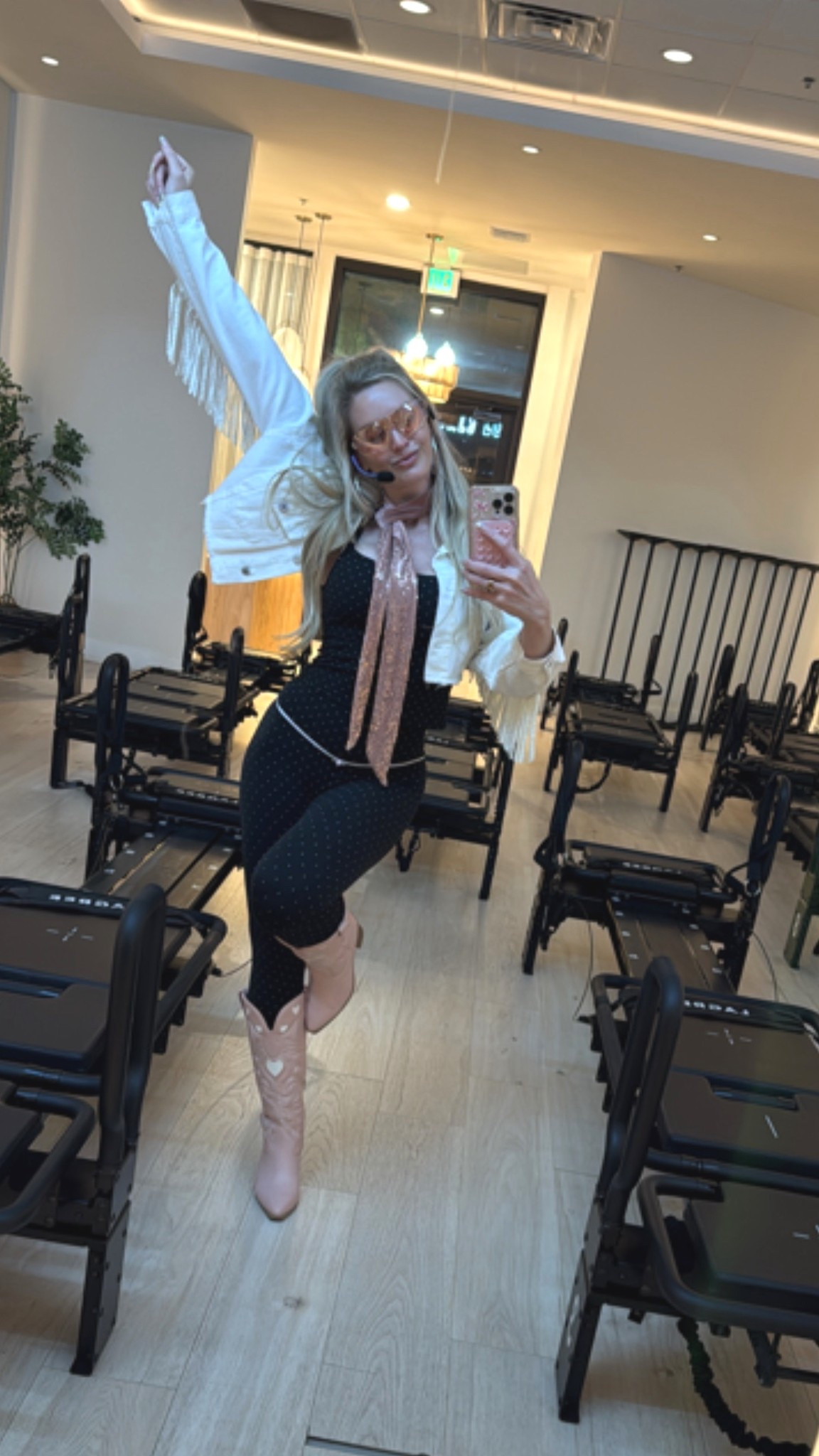 Hannahversary lagree fit of the day🤩🎤 popstar energy only!! 


#LTKfitnessgoals #LTKActive #LTKdayinmylife