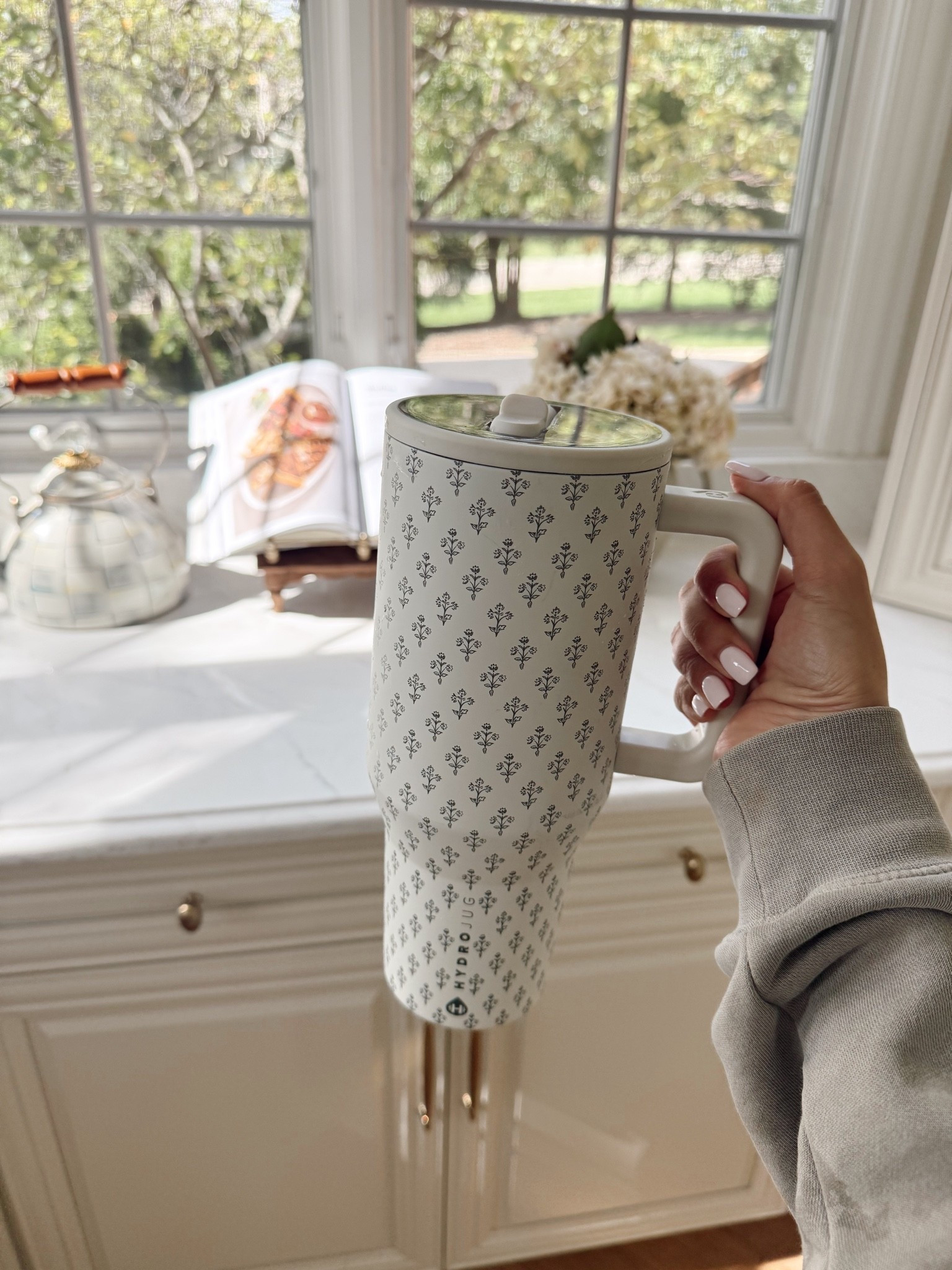 The cutest water bottle!

Magnolia, tumbler, wellness

#LTKdayinmylife #LTKfitnessgoals #LTKmorningroutine