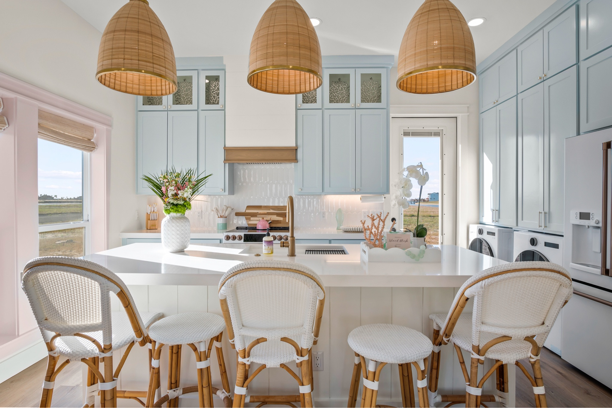 Seaside serenity in every detail. This dreamy coastal kitchen brings effortless elegance and beachy vibes to life. Soft blues, natural textures, and a touch of charm. #CoastalKitchen #BeachHouseVibes #CoastalLiving #InteriorDesignInspo #BrightAndAiry #CoastalCharm #KitchenGoals



#LTKSaleAlert #LTKHome