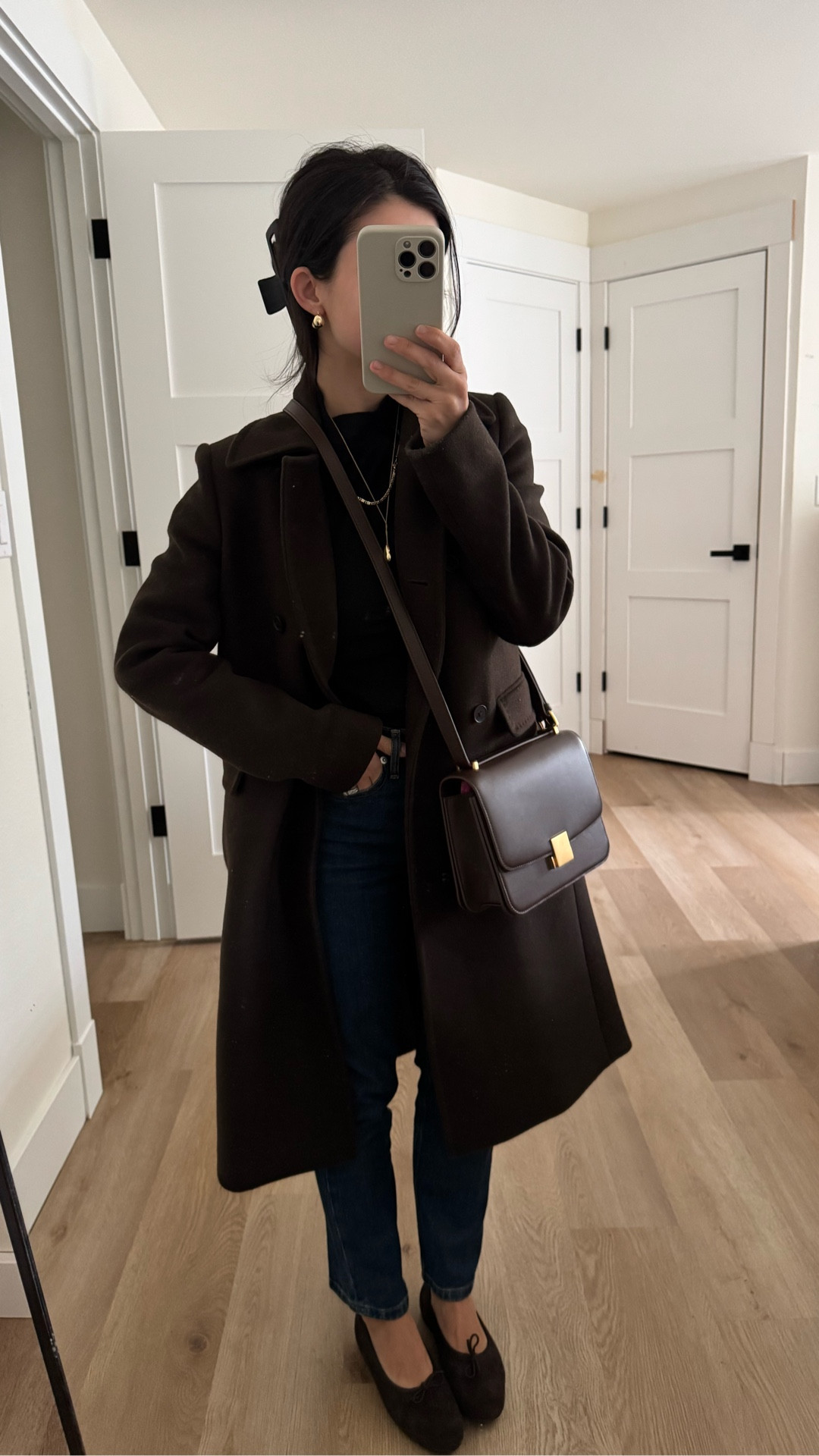 Petite outfit idea 🤎 
Jeans size 23 (runs big) 
Coat XXS ( I suggest staying tts ) 

#LTKCyberWeek #LTKPetite #LTKSaleAlert