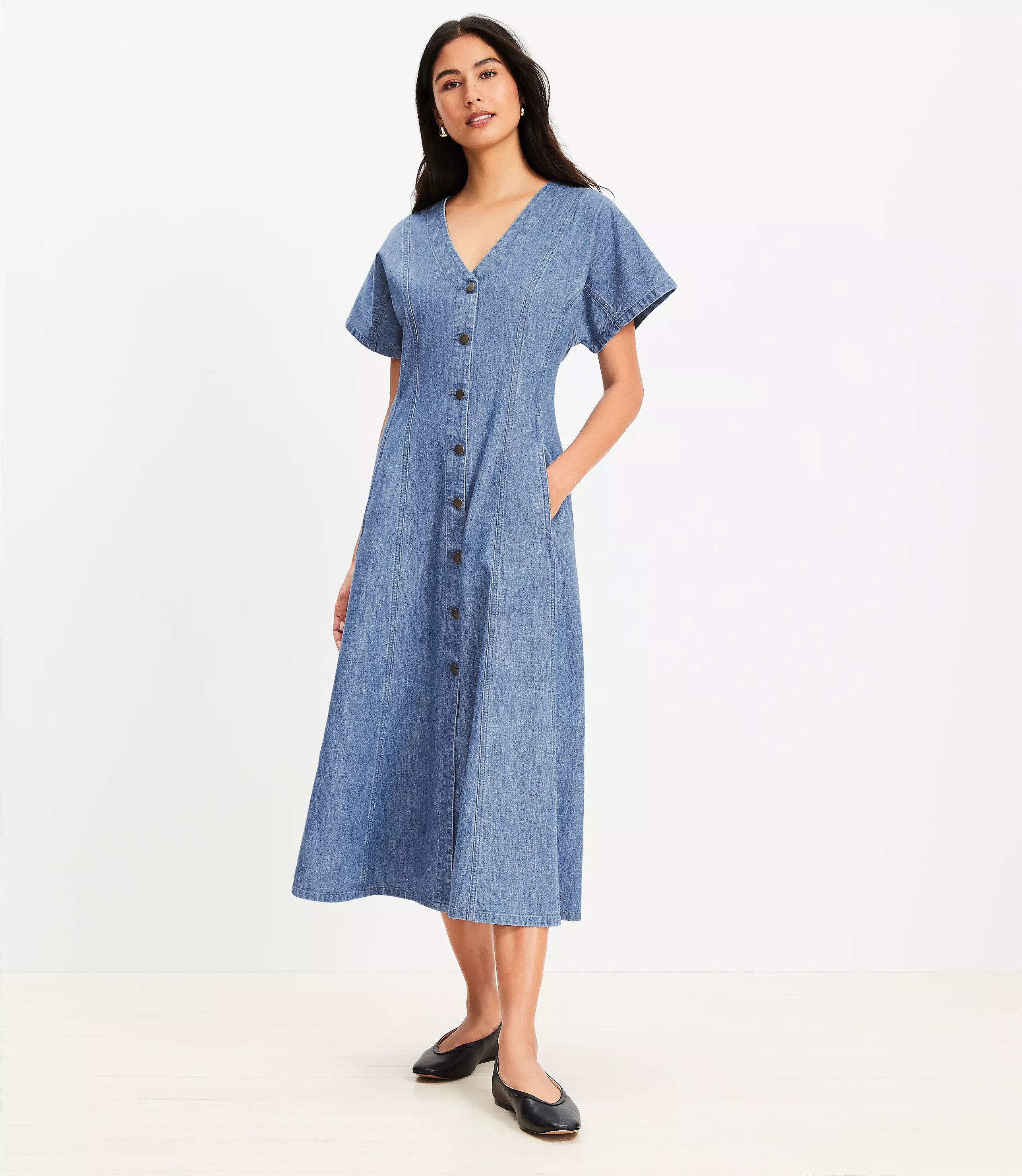 Chambray V-Neck Midi Pocket Dress | LOFT