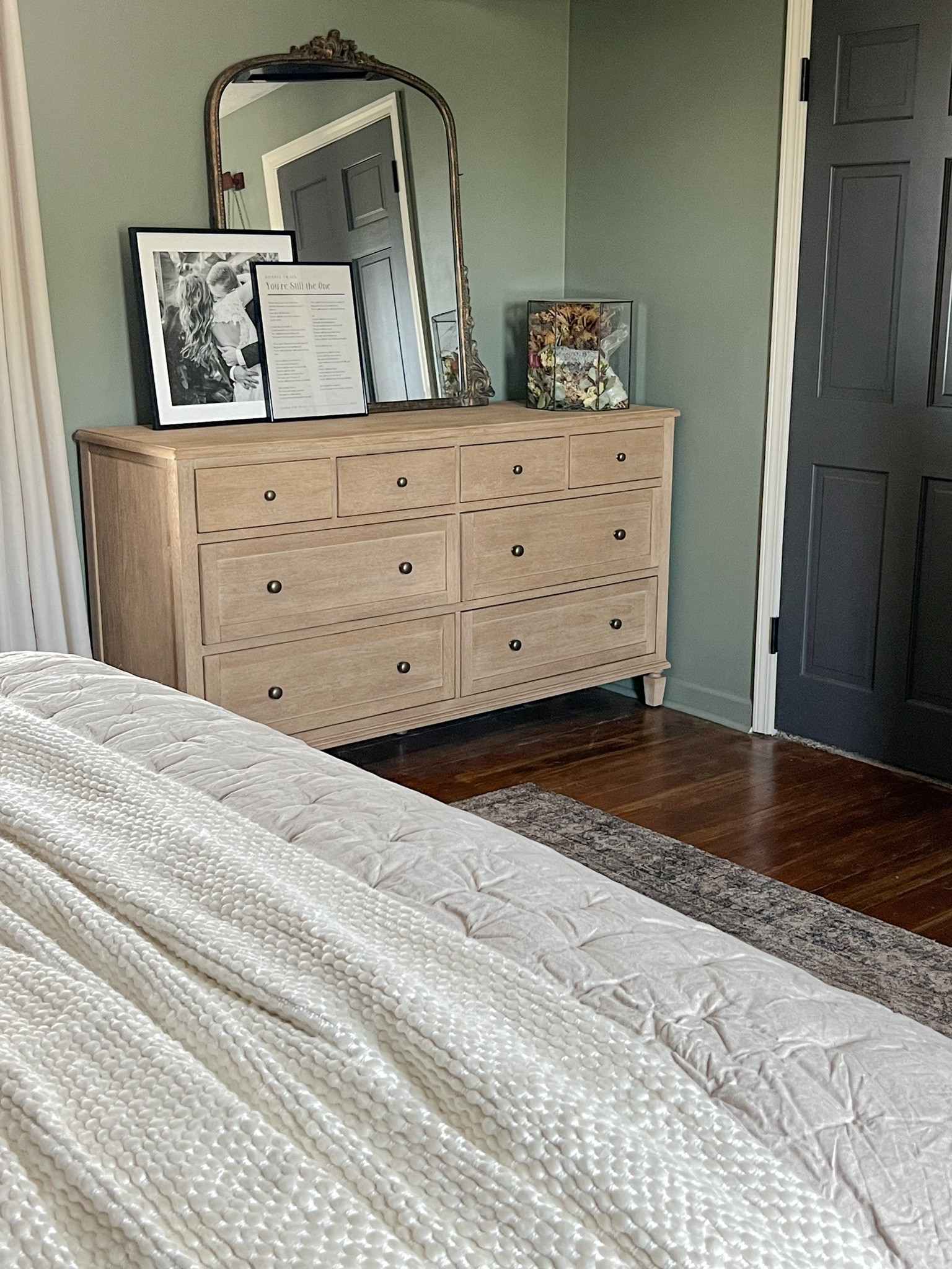 Dresser Styling in our Master Bedroom.

Sausalito Dresser | Master Bedroom | Neutral Bedroom | Green Bedroom | Billie Rug | Neutral Bedding | Texture | Gleaming Primrose Mirror |

#LTKhome