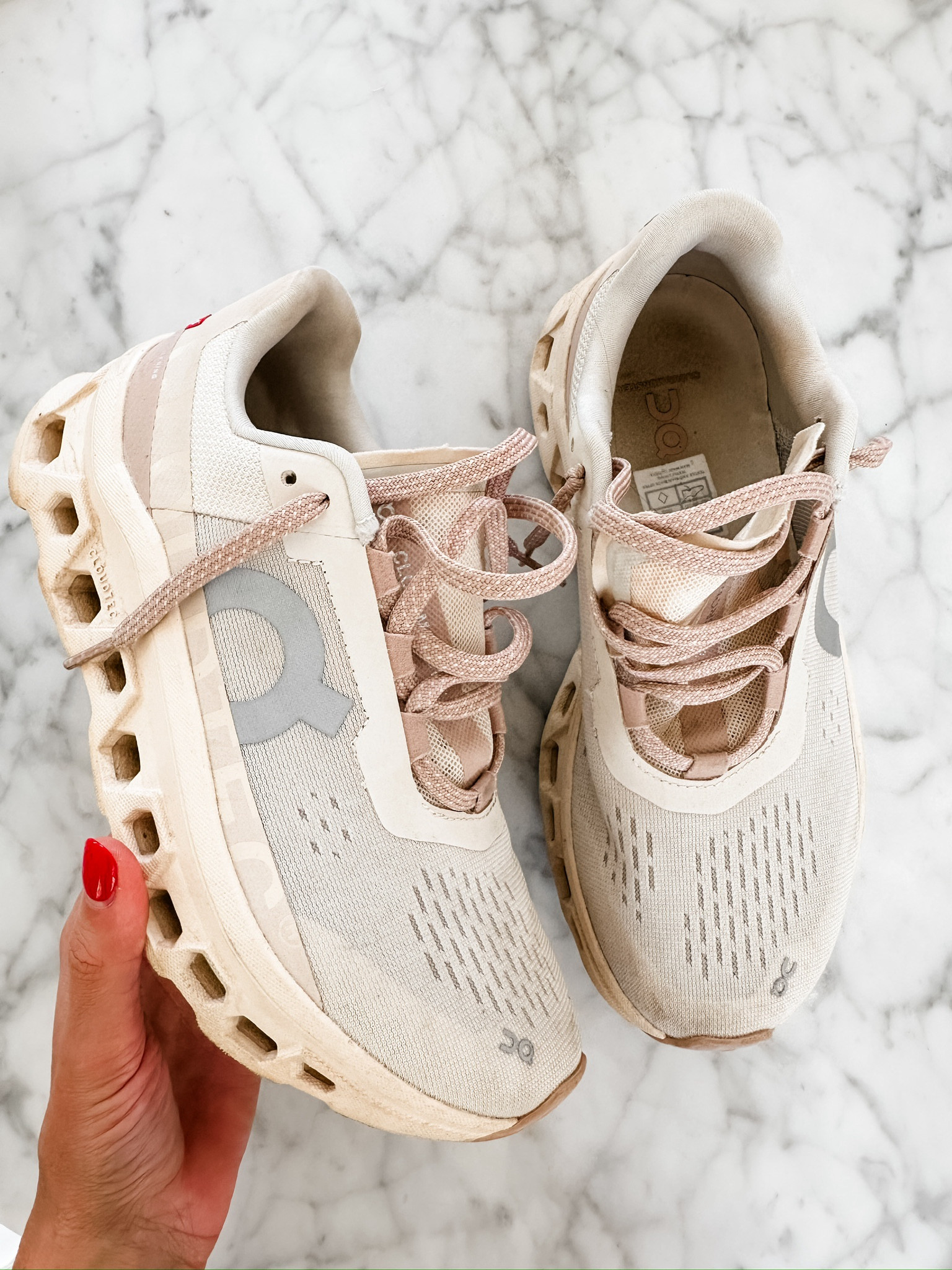 These sneakers are some of my favorites! I love the color and they are such a great walking shoe! 



Loverly grey, sneakers, shoes, activewear

#LTKSeasonal #LTKActive #LTKShoeCrush