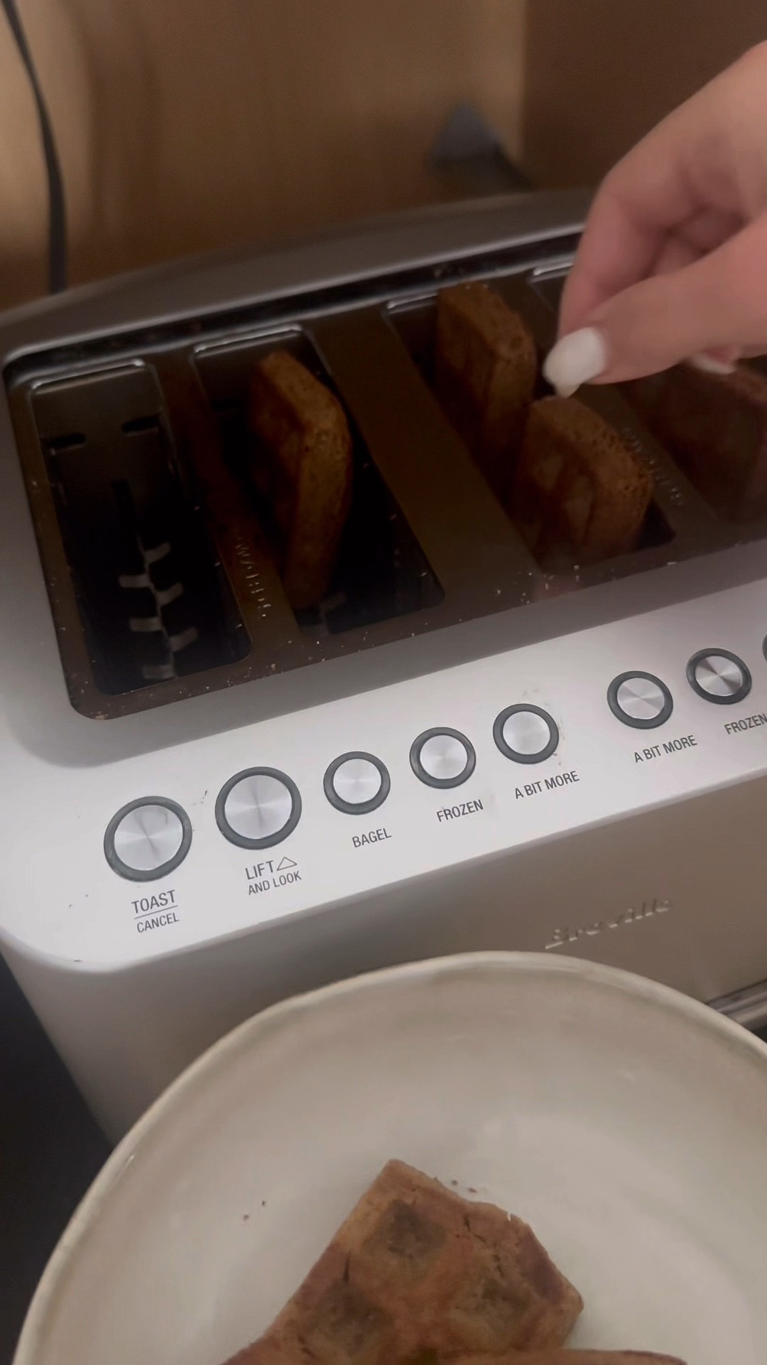 The best 4-slice toaster!

#LTKHome