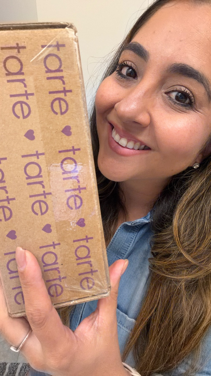 Sip, swipe, slay 💧✨ Obsessed with this lip & sip combo-hydration + glossy glam in one 💖 #TarteCosmetics #TartexFinnsul #TarteBundle #TarteBundles #Tarte @tartecosmetics @finnsul

#LTKmomlife #LTKgrwm #LTKBeauty