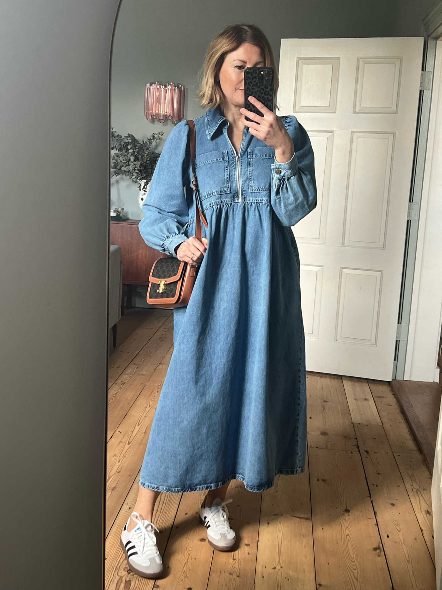 Denim dress
Aligne
Spring Dress
Sambas


#LTKeurope