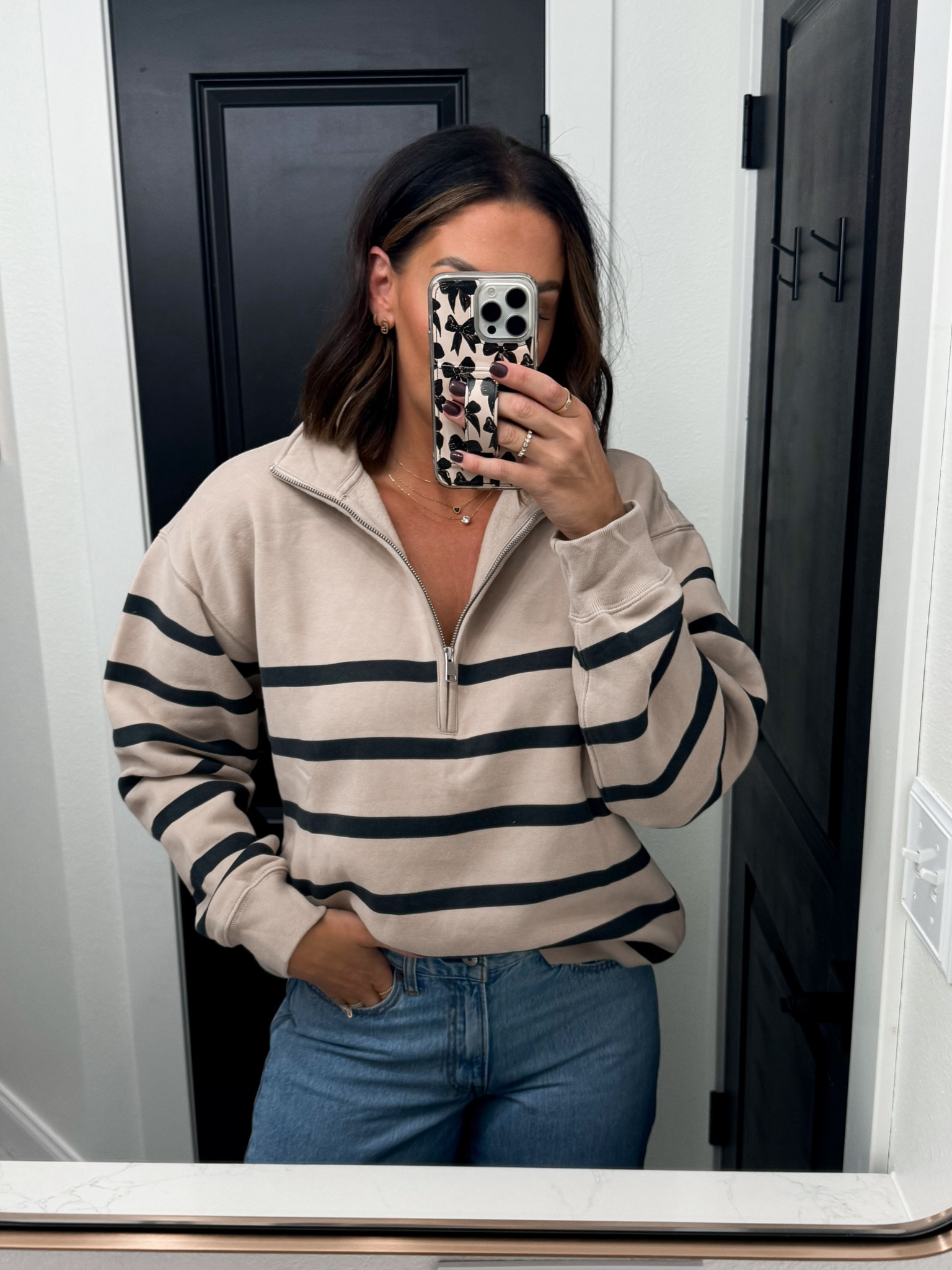 Top-medium
Jeans-27L

#LTKSaleAlert #LTKStyleTip #LTKFallSale