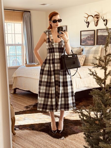 Use code AMBERHB15 for 15% off of my fall/winter tartan plaid dress. 
The fabric on this piece is gorgeous and the construction says luxury. It’s a flattering cut and can be layered under or over for warmth. This is a classic that will take you far and doesn’t require steaming 👏🏻

#LTKHoliday #LTKworkwear #LTKparties