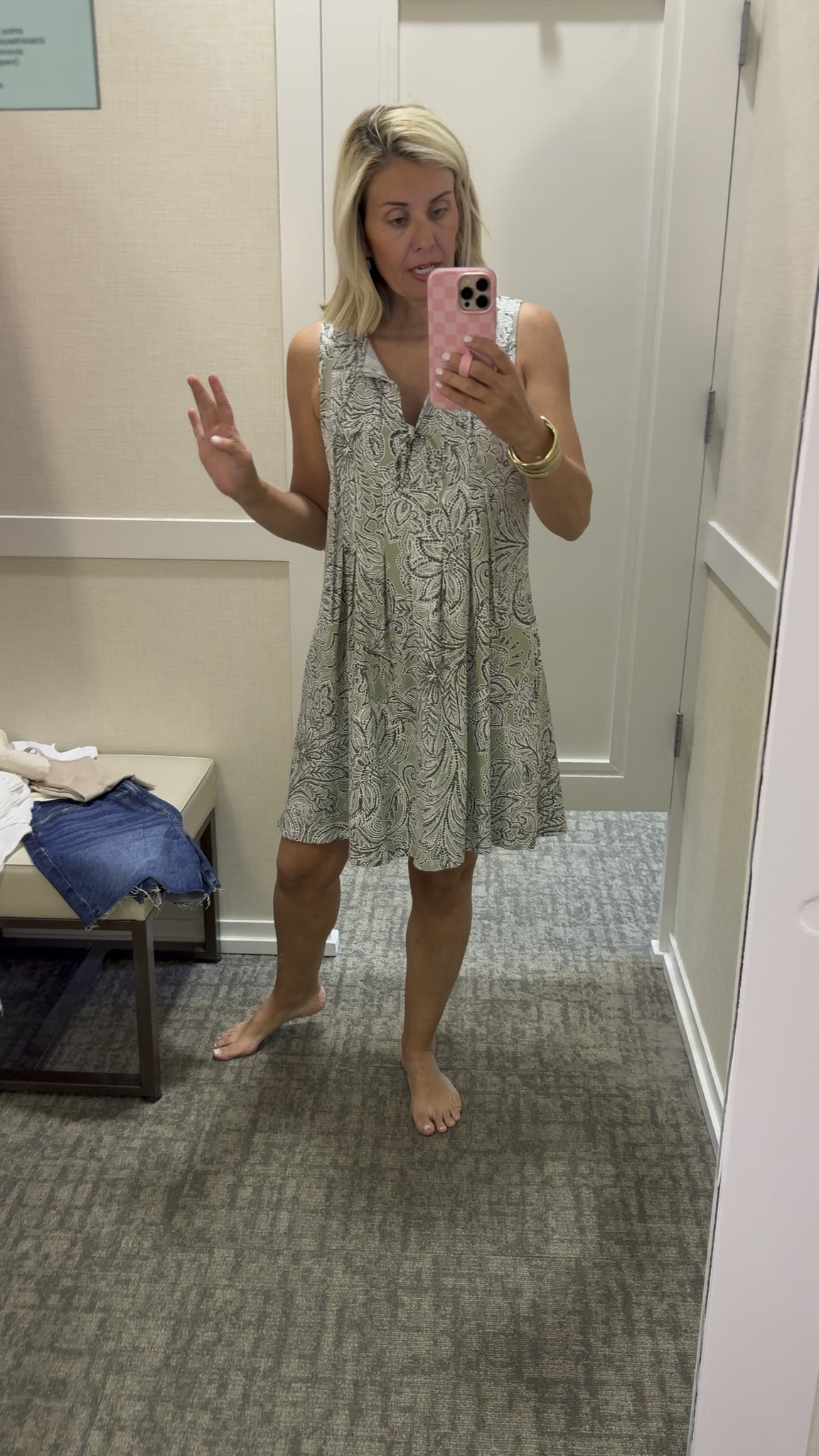 I wish you could reach your hands through and feel this one… it’s knit yall! The movement is so good and comfort level is top notch without giving up details like fabulous print and perfect pleats!

Top & skirt- top s, skirt 0
Cream top- 0
Green dress- s
Brown dress- s (need xs)
Top and shorts- xs blouse, s tank (need xs), 2 shorts (need 0)
Check set- s top, s skirt 
Tee & shorts- xs tee (need s), 26 shorts
Block print dress- xs

#LTKTravel #LTKmomlife #LTKSaleAlert