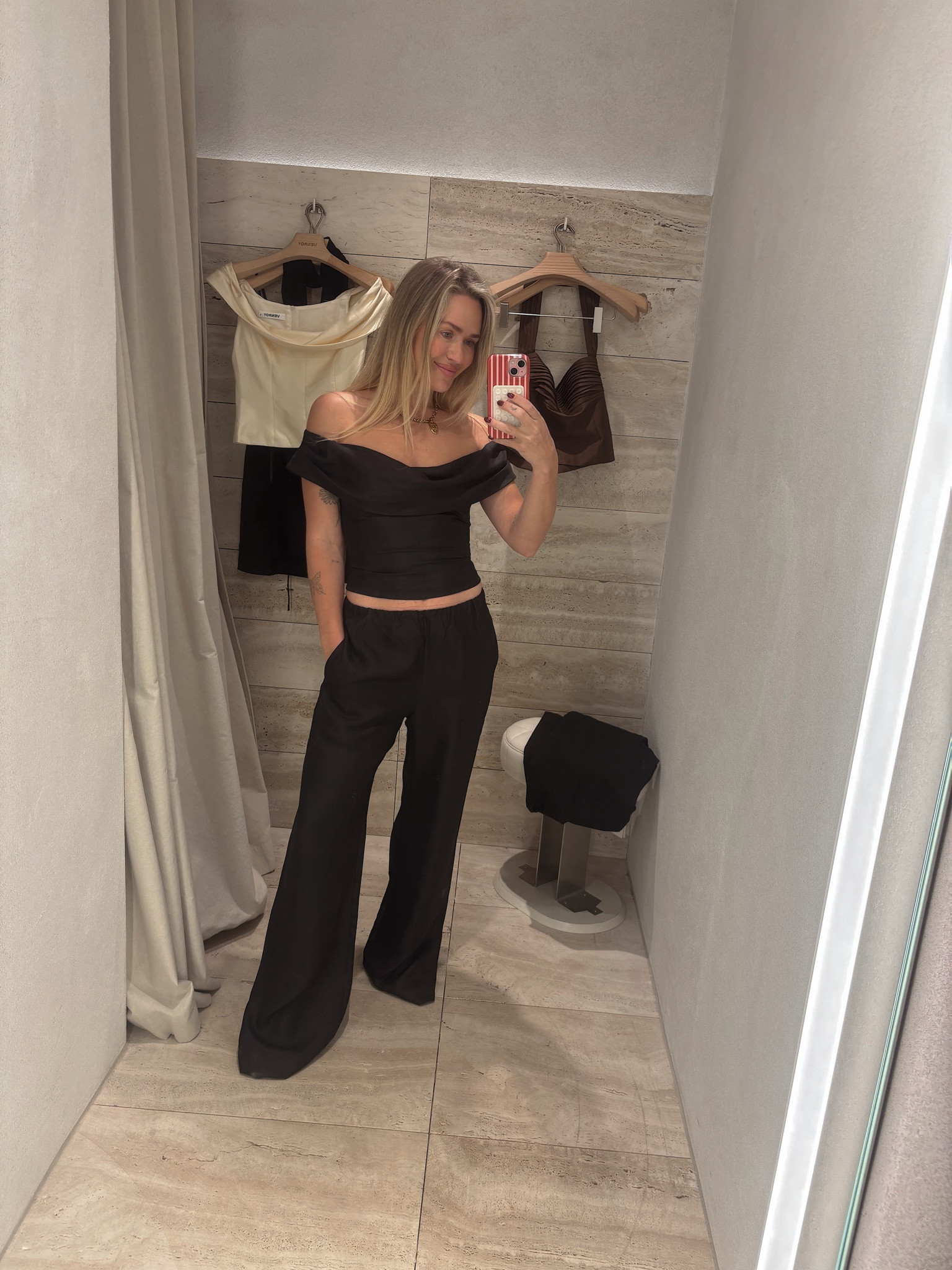 My fav pieces from Venroy 
I am wearing a size XS in all pieces 