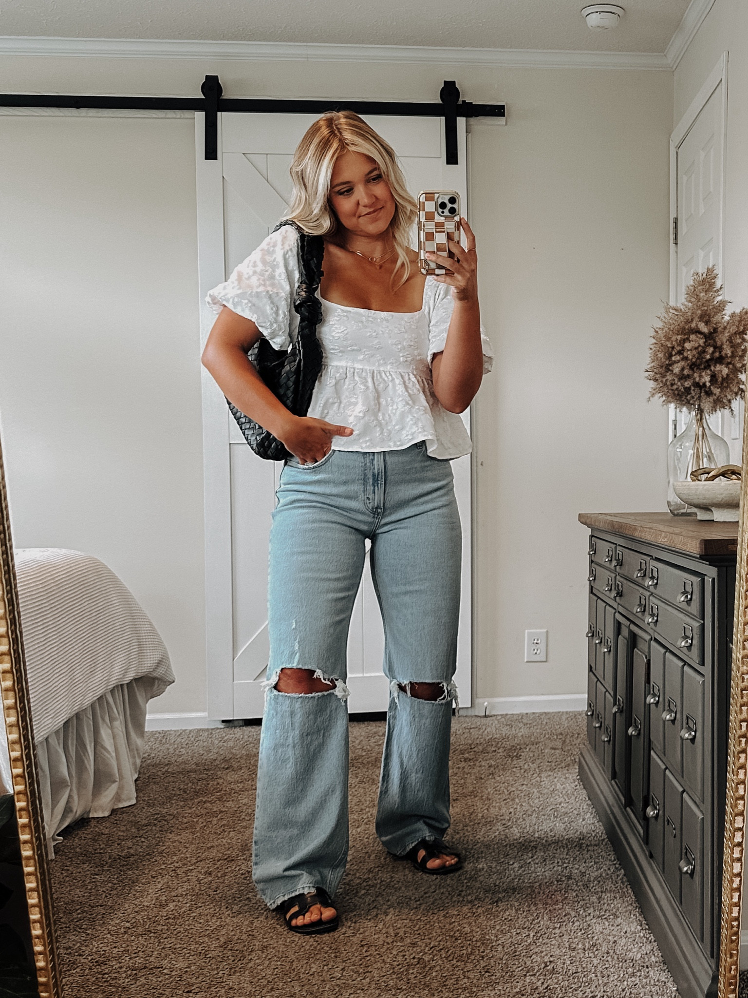 Casual date night outfit 
True size in Jean 29L
Tops is from @shopeverlyandoak on insta and I’m in my true size medium. Purse is tjmaxx but linking similar. 