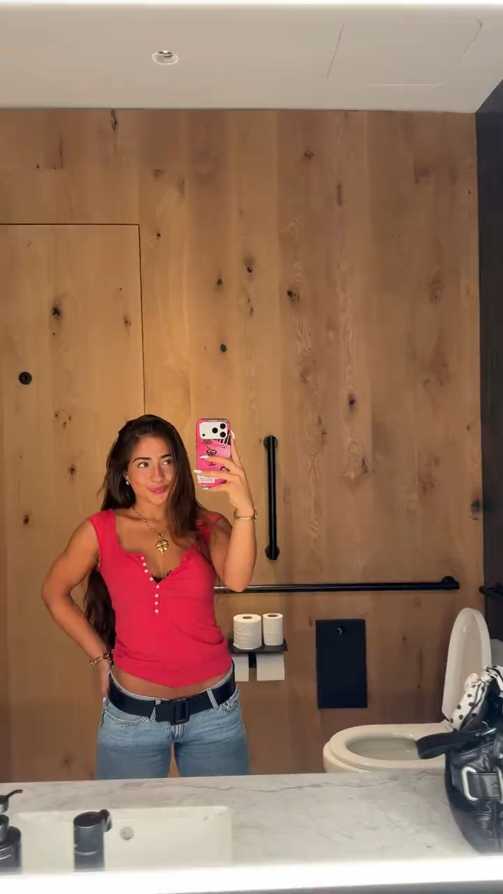 shopping vlog !!! 💋💋💋 @Aritzia summer sale is also going on right now up to 50% off

#LTKvlog #LTKootd #LTKSeasonal