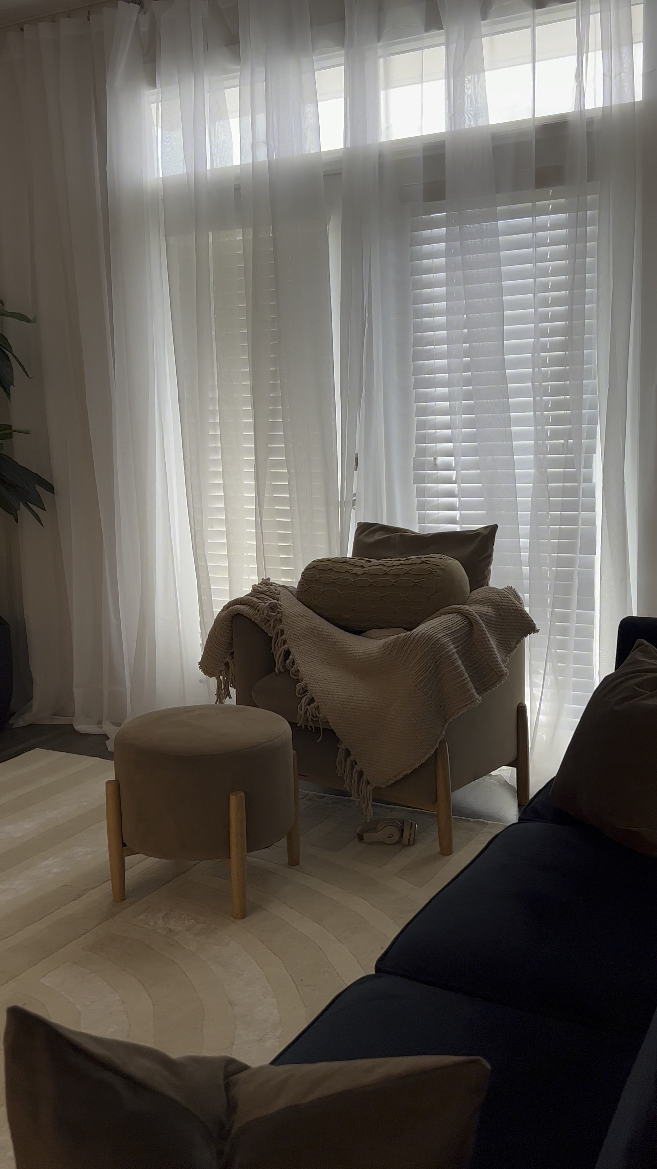 Floor to ceiling sheer curtains? Let’s talk about it 🤍


#LTKhome #LTKVideo