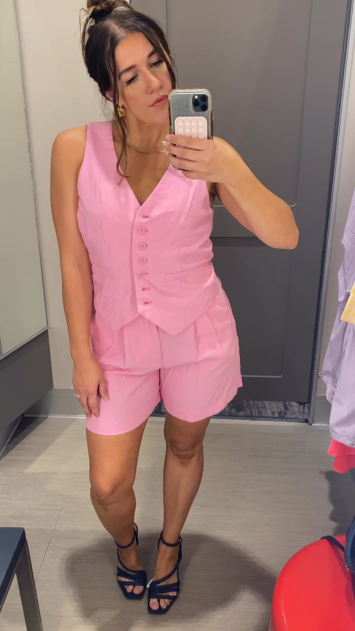 Target spring finds 🌸
 
Size down if in between sizes 
Shorts: size 2
Top: XS

#LTKxTarget #LTKfindsunder50 #LTKstyletip