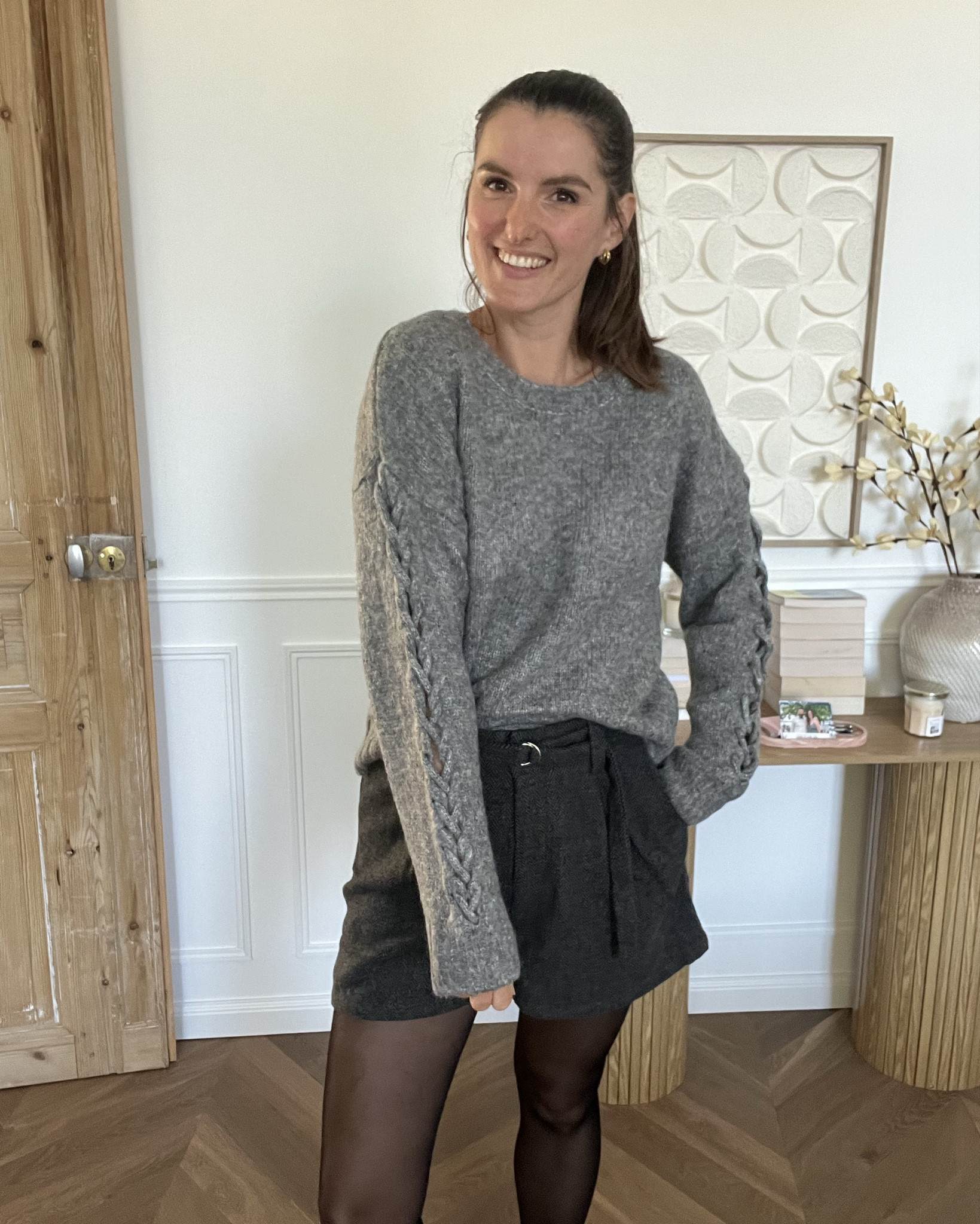 Pull gris et le short parfait pour cet hiver !


#LTKwinter #LTKeurope #LTKfrance