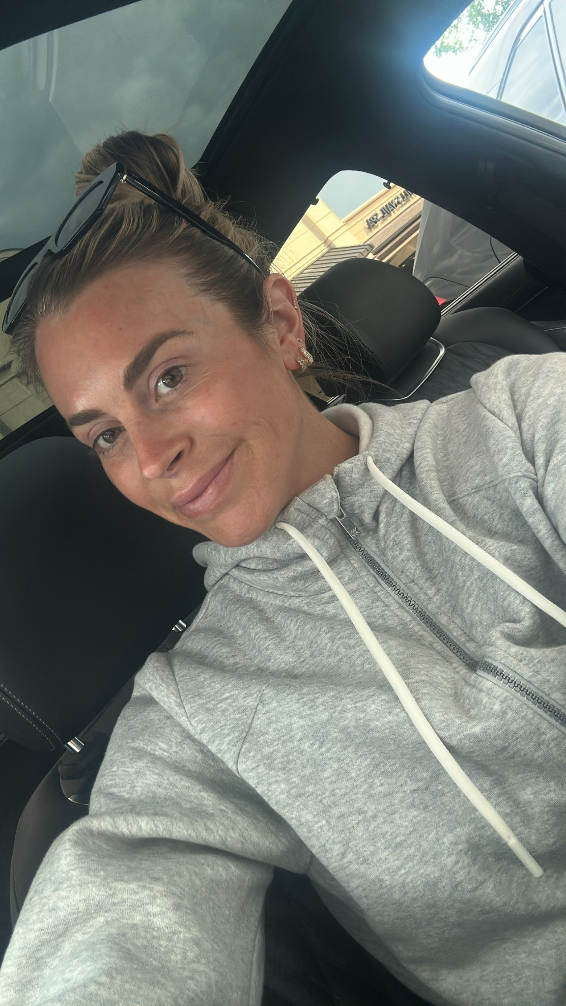 SPF + bronzing tint & brow gel  - low maintenance makeup day 

#LTKBeauty