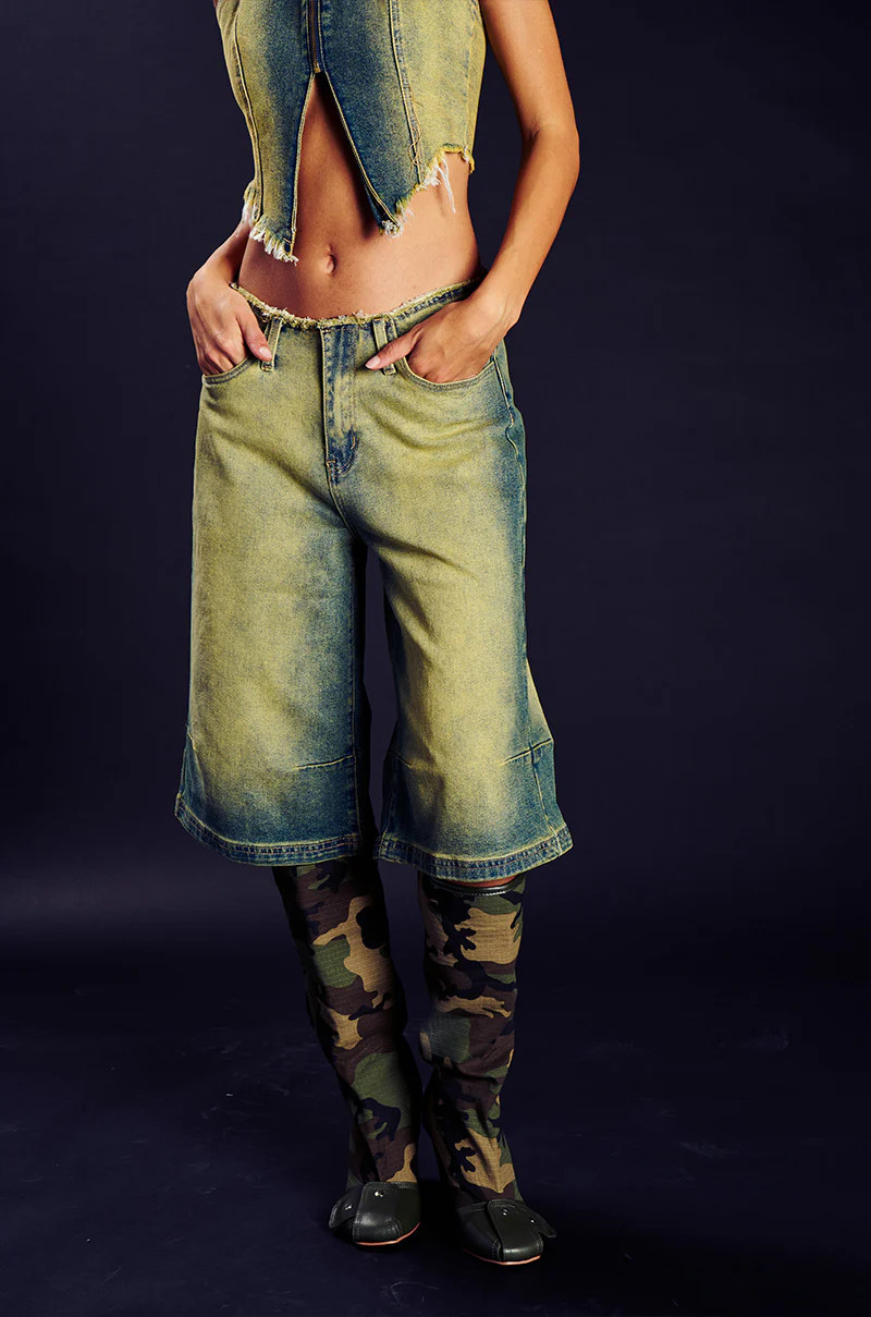 WASHED OUT BERMUDA SHORT | AKIRA