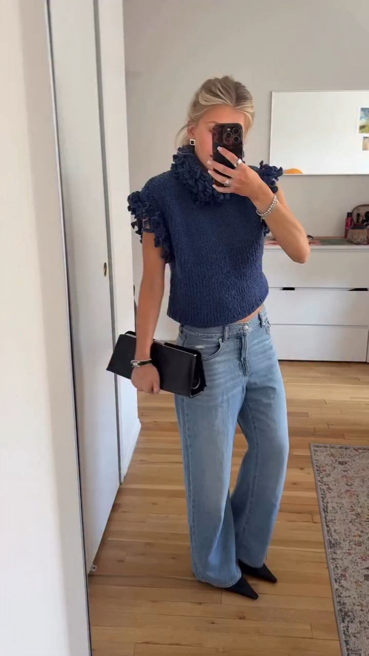 Jeans size petite 26
Zara top sold out but found on Poshmark

#springoutfit #brunchoutfit #lowrisestraightleg #lightwashjeans

#LTKSpringSale #LTKootd