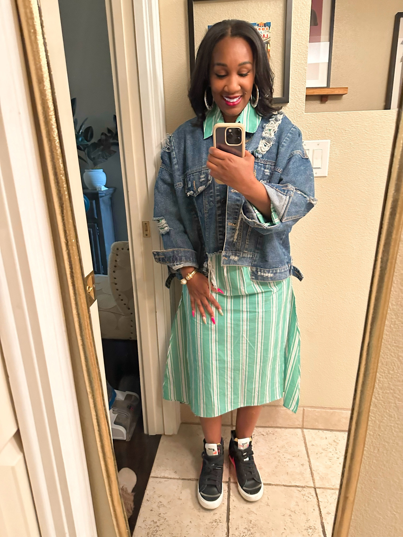 How should you dress for March in Vegas in the daytime?