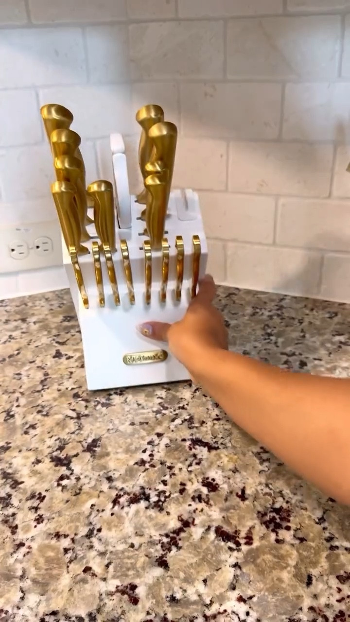 get everything on big deals! If you’ve had your eyes on any of these now is the time to grab them! Some have never been on sale before 👏🏽 #homedecor #kitchengadgets

#LTKActive #LTKSaleAlert #LTKHome