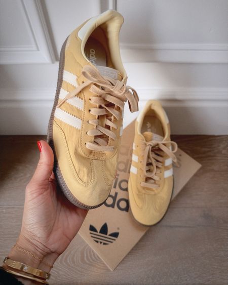 Pops of yellow this spring are my favorite. These Sambas only have a few sizes left but sharing some other colors available! 


Sambas, adidas, sneaker, style, spring fashion 

#LTKstyletip #LTKshoecrush #LTKSeasonal