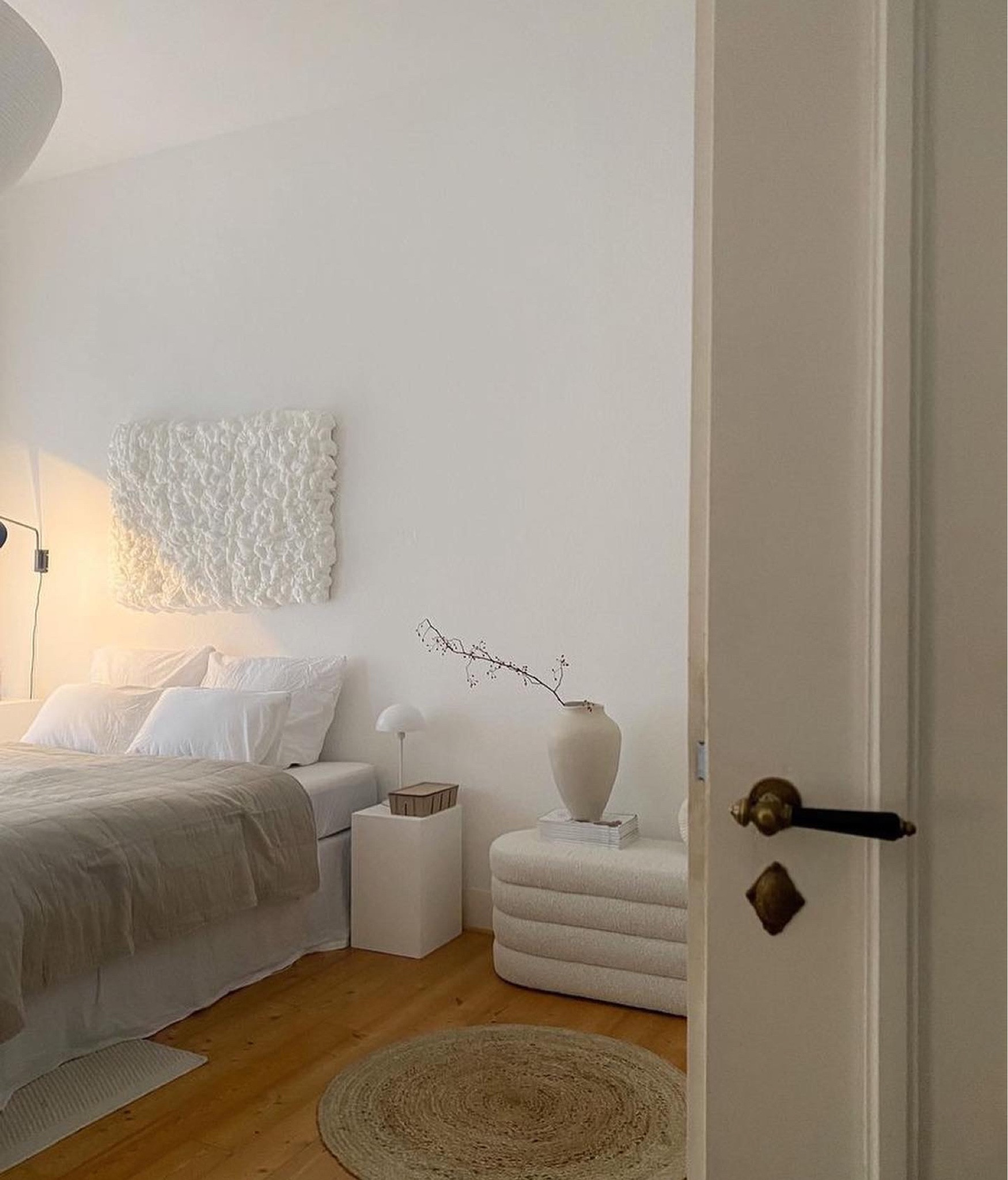 Bright, minimal and modern bedroom by @dekorationess ✨

#LTKhome #LTKfamily #LTKFind