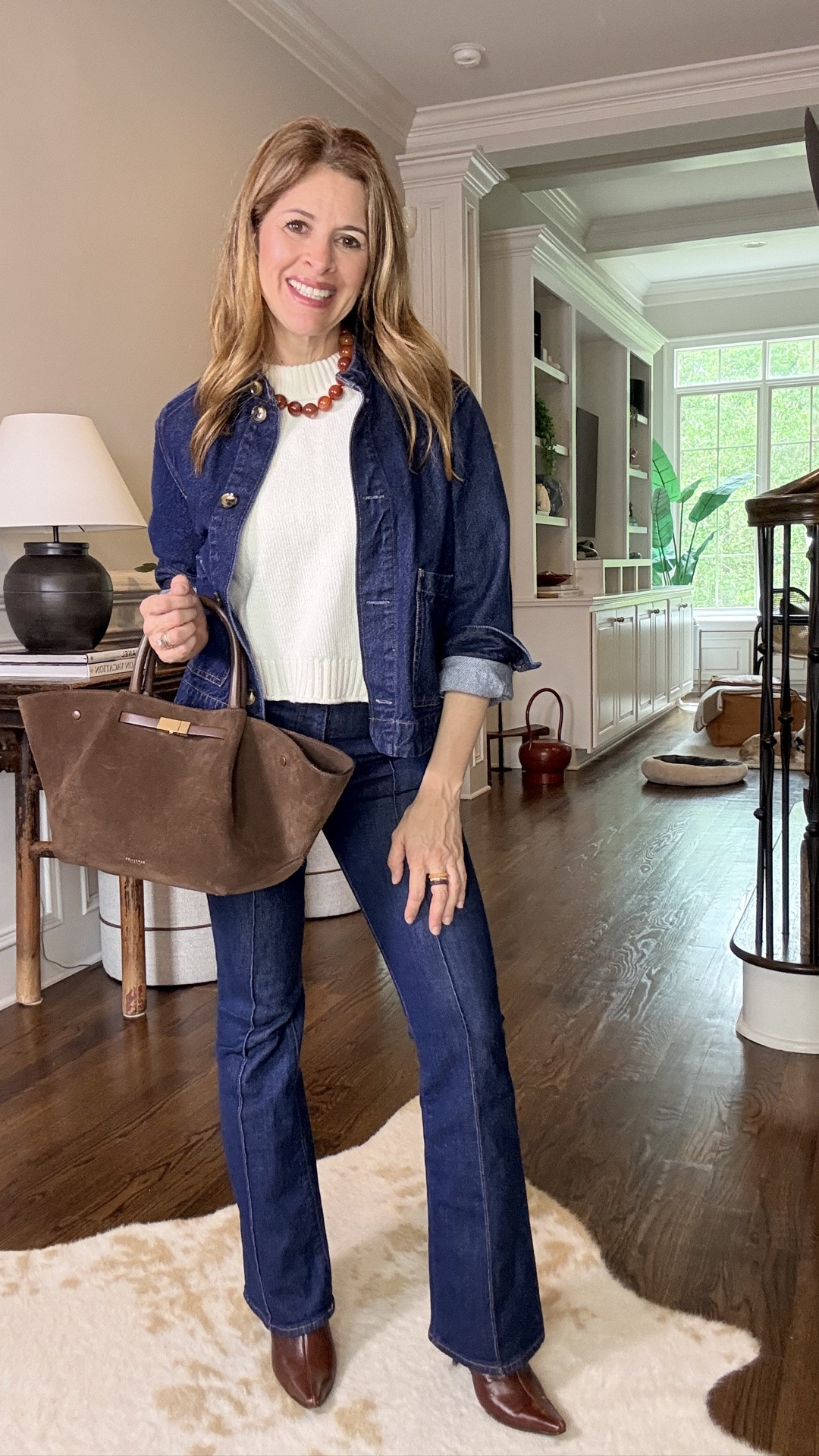 Casual to girls’ night ✨

Same base, just a few intentional changes
Swapped the layer, changed the shoe, elevated the bag

That’s what makes it feel effortless, intentional, and polished

For reference:
Jacket: XXS
Top: XXS
Jeans: 24P /00P

Link in here.

#LTKdayinmylife #LTKootd