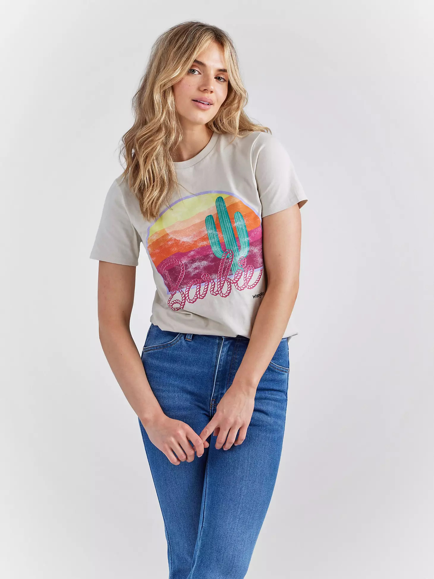 Wrangler x Barbie™ Sunset Graphic Reg Fit Tee in Gray | Wrangler