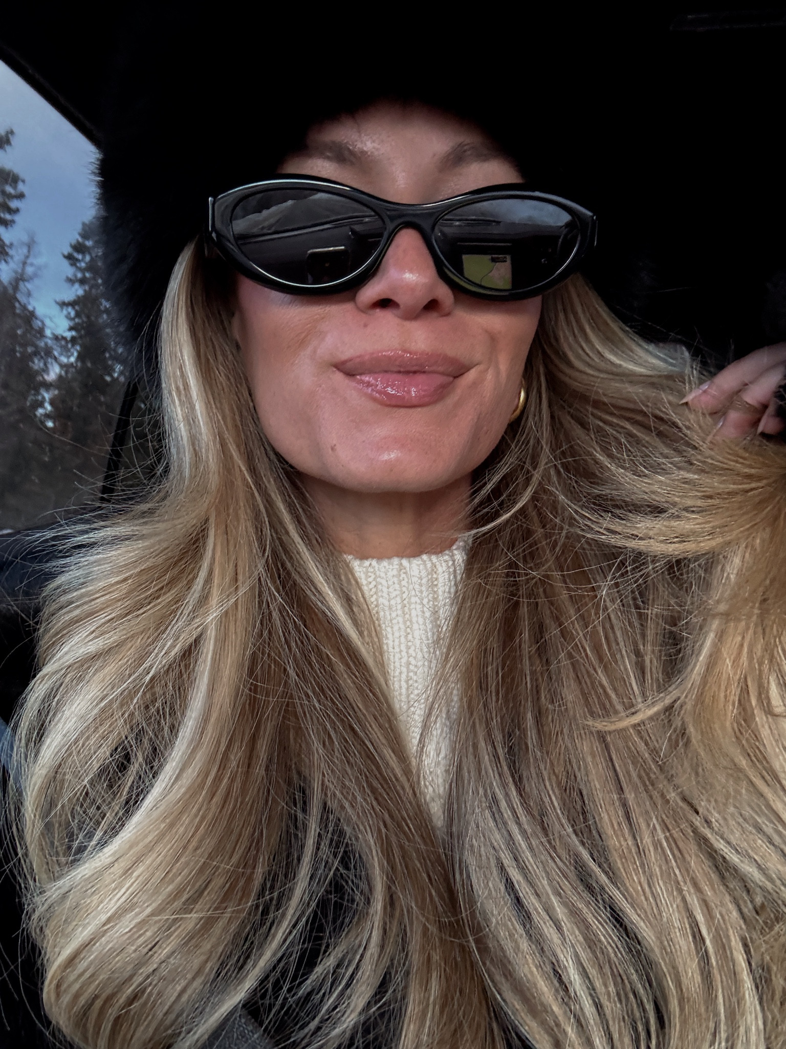 ❄️🤍 Prada sunglasses with all fur headwrap