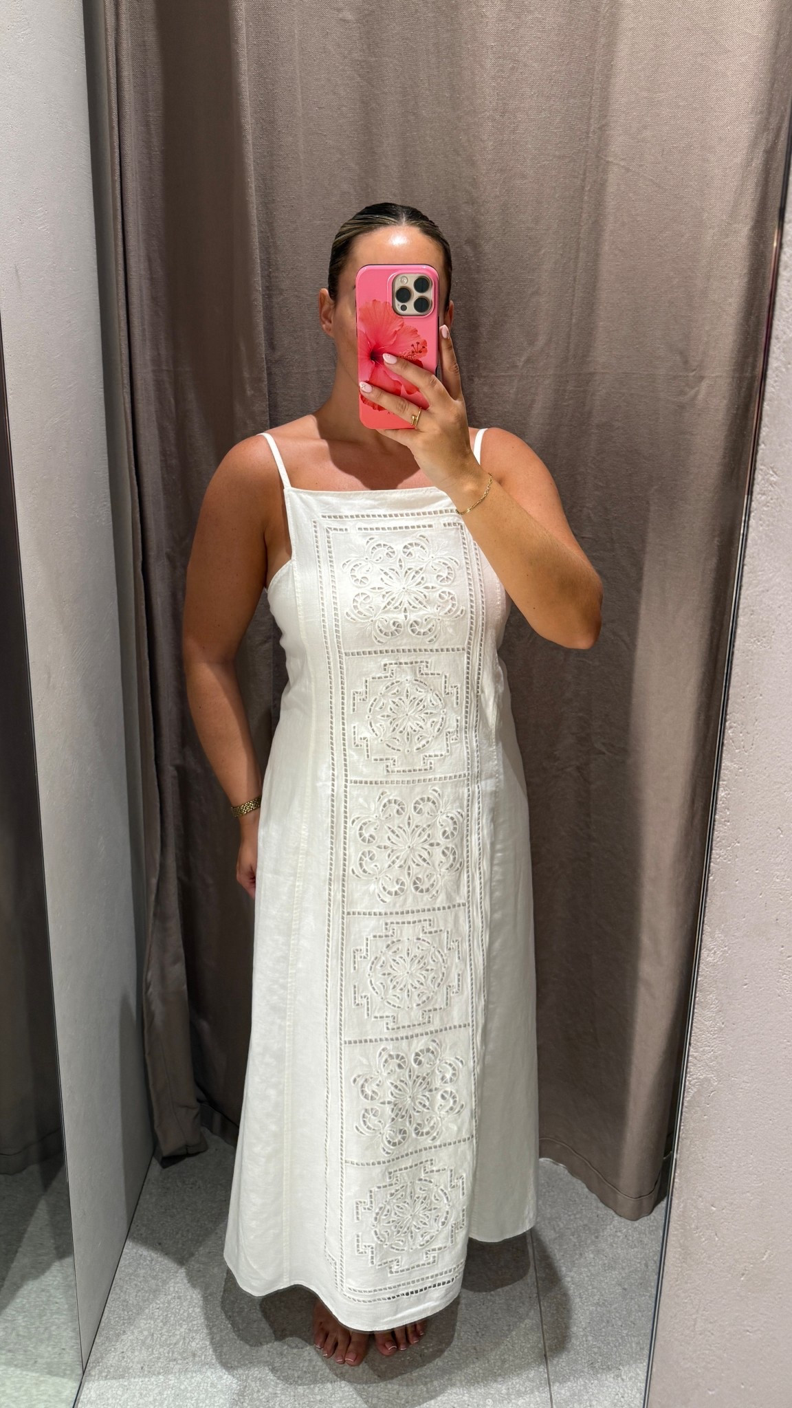 Another gorgeous dress in today’s Zara new in drop! 

I’m a UK SIZE 10, 5ft4 and I’m wearing a medium

Holiday dress, white dress, summer dress, holiday outfit

#LTKuk #LTKdresses #LTKsummer
