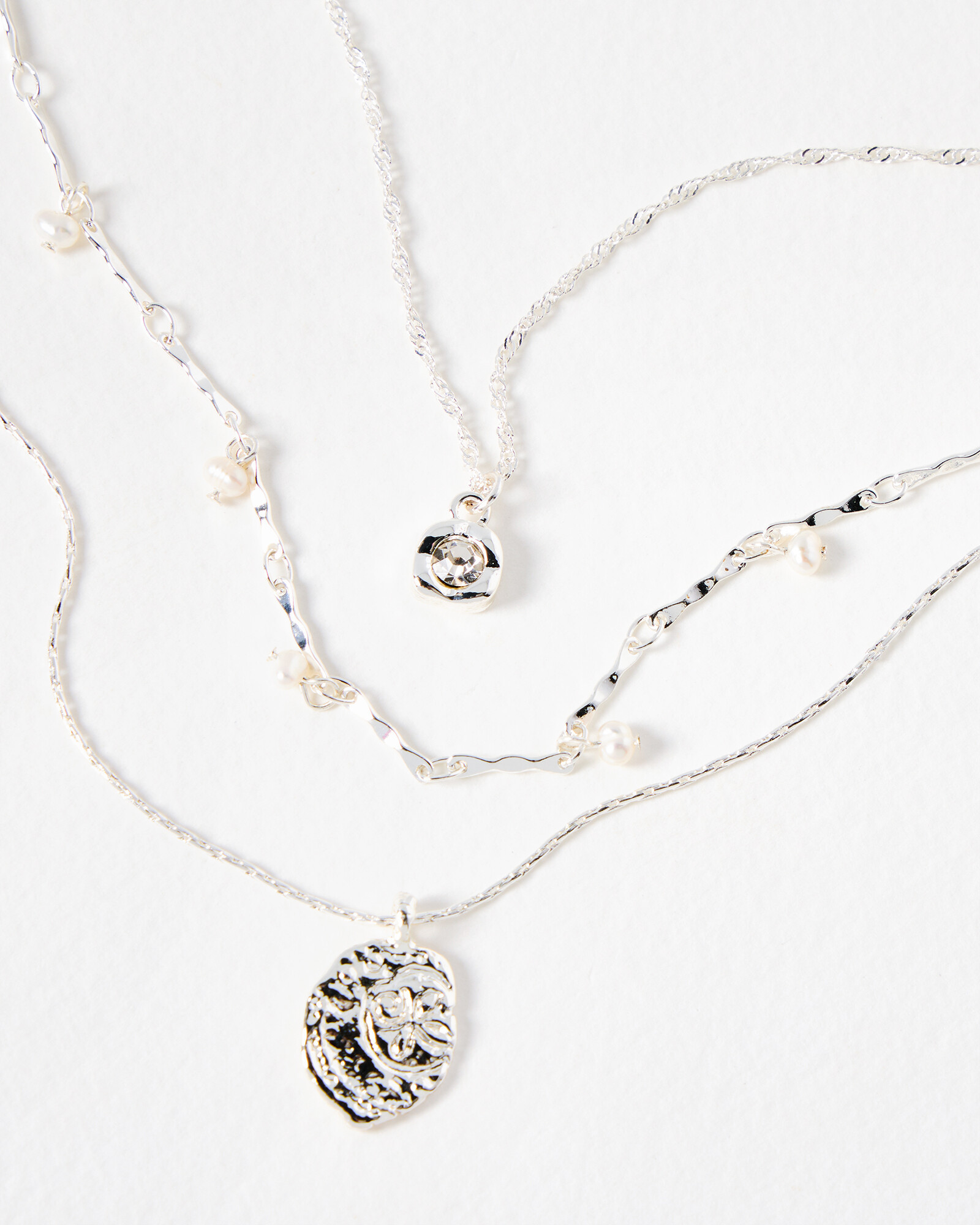 Inali Pearl Silver Tone Layered Pendant Necklace | Oliver Bonas | Oliver Bonas (Global)